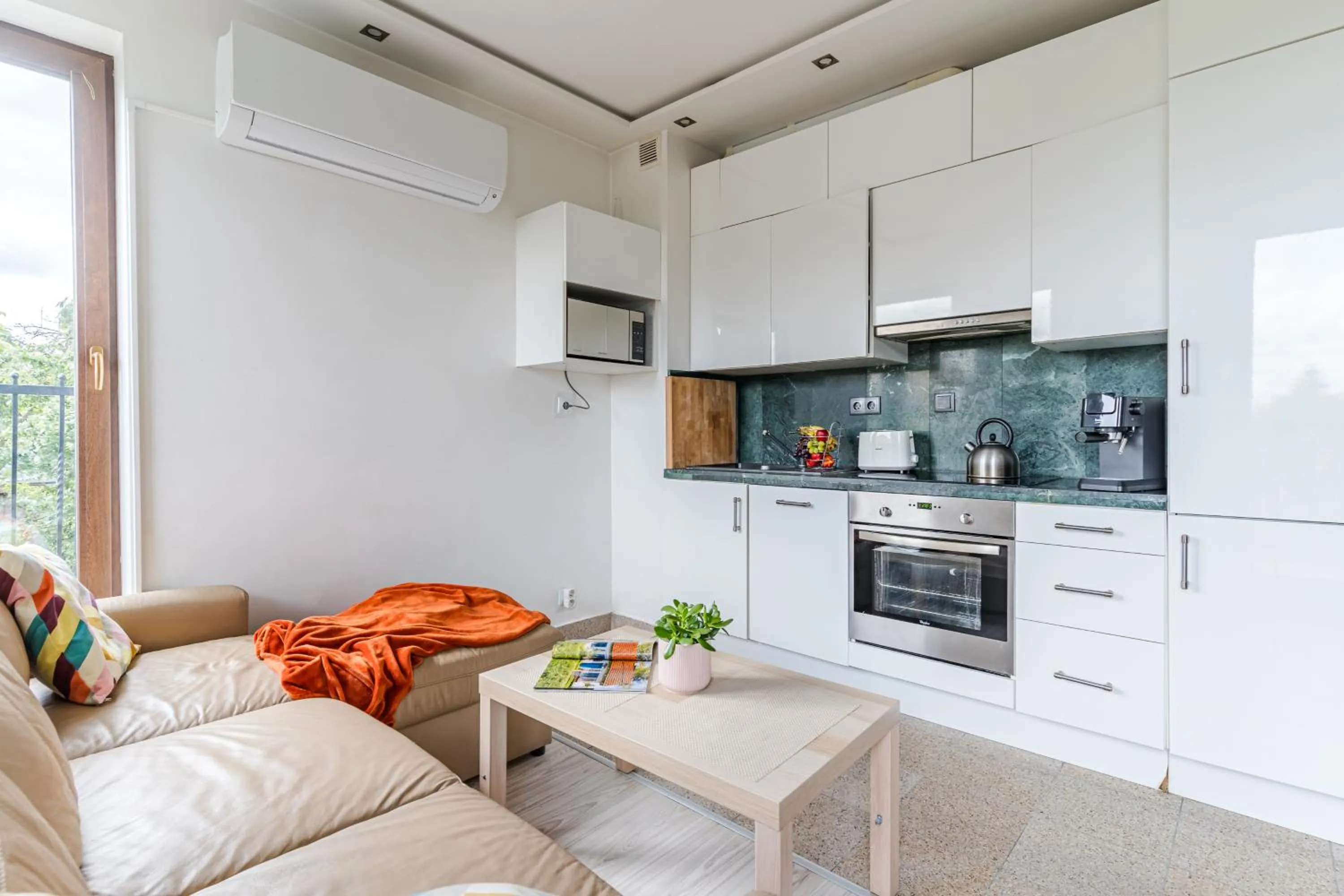 Kitchen or kitchenette in Rezydencja Wind Rose - luxury ApartHotel Gdansk