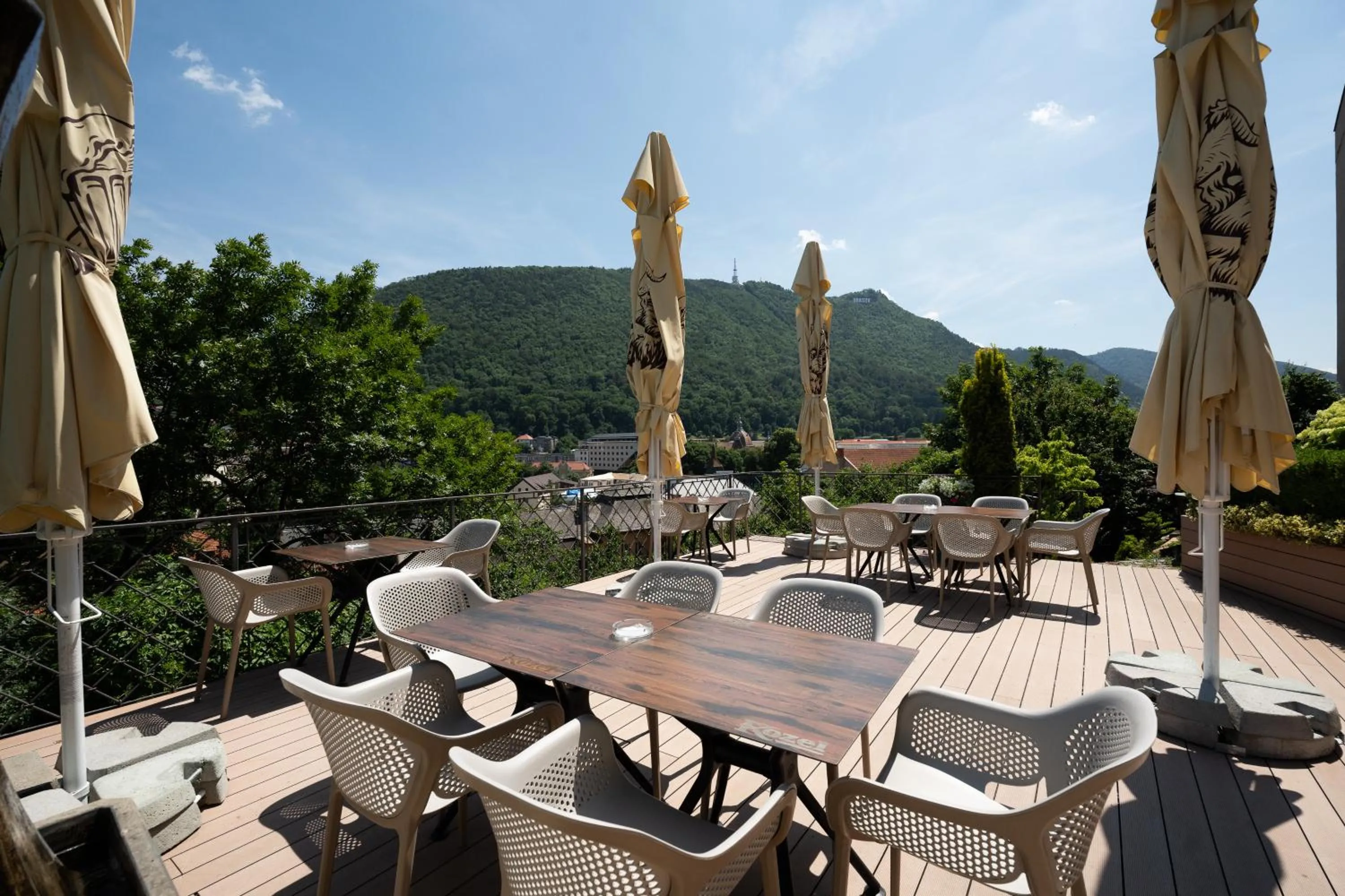 Patio in Pensiunea Casa Cranta