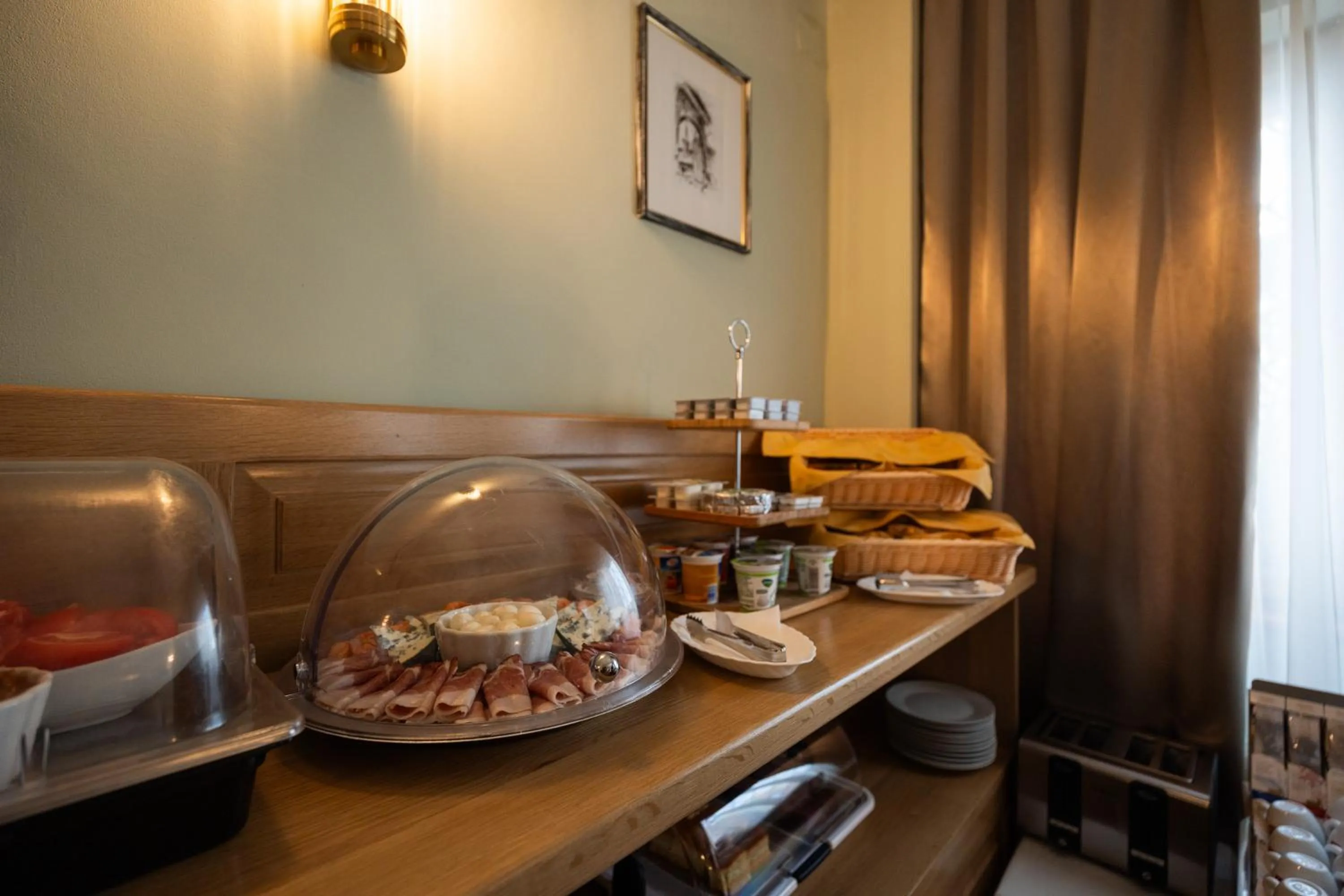 Restaurant/places to eat in Pensiunea Casa Cranta