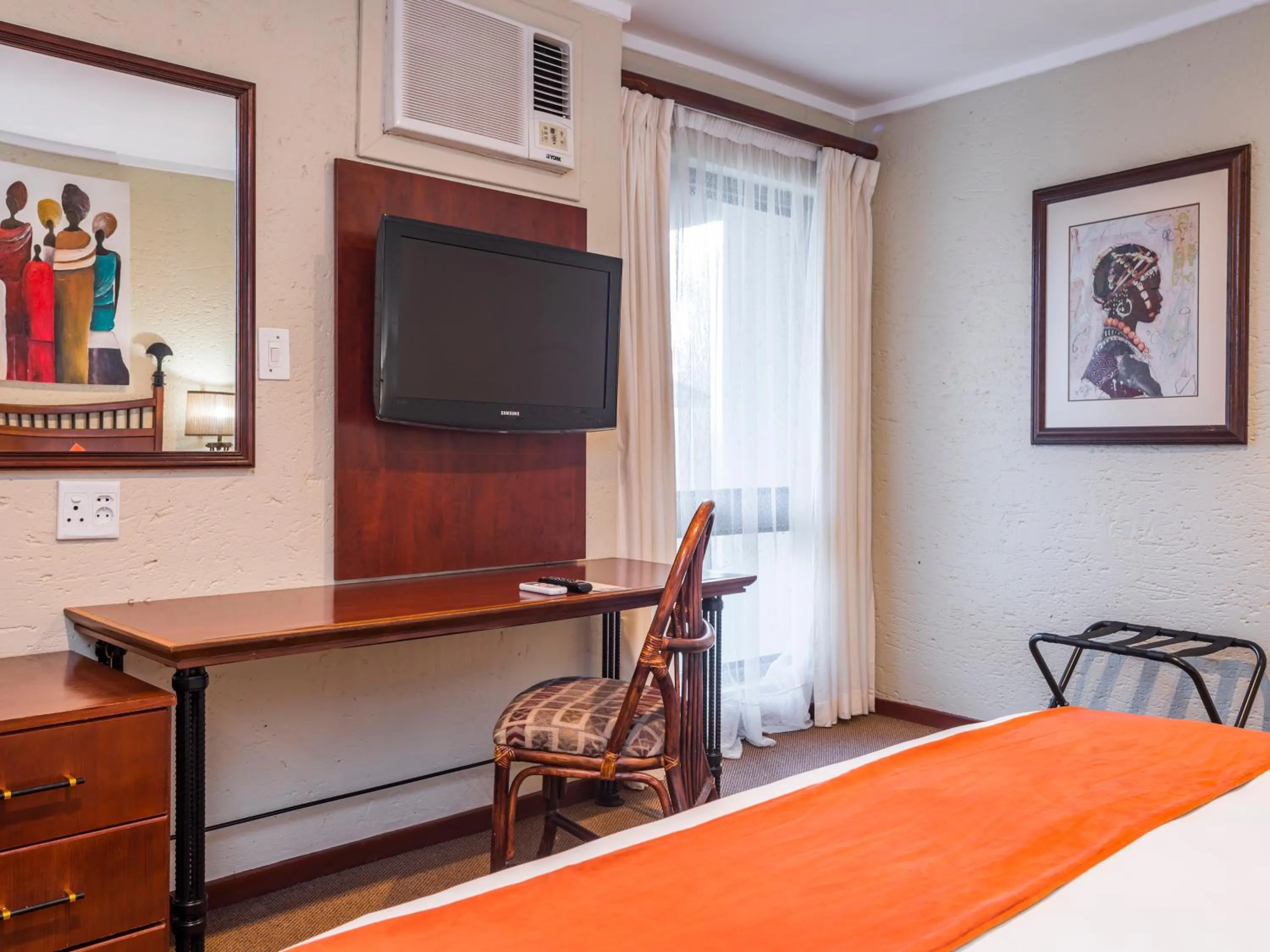 TV and multimedia, Bed in aha Kopanong Hotel & Conference Centre