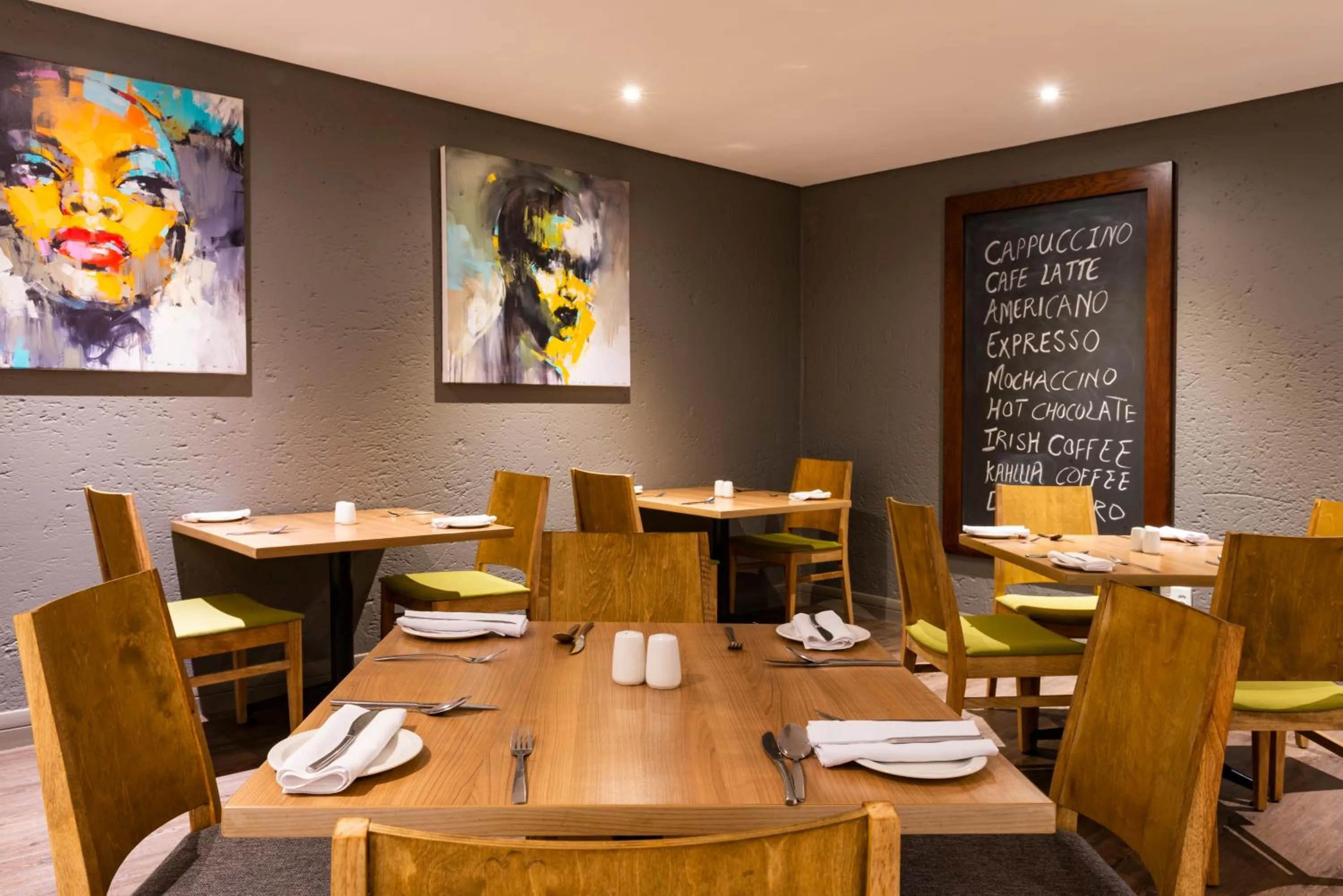 Restaurant/places to eat in aha Kopanong Hotel & Conference Centre