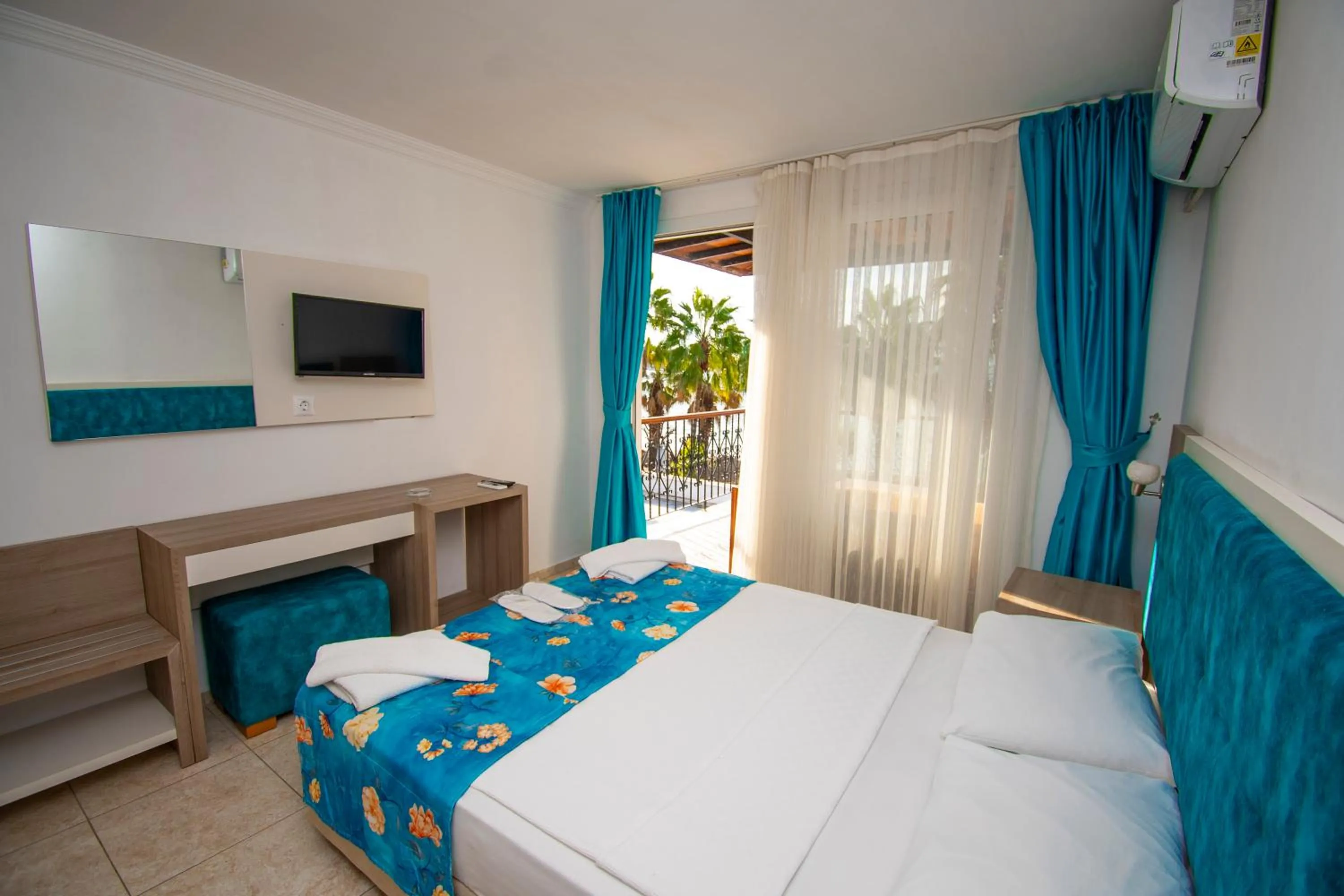 Communal lounge/ TV room, Bed in Sami Beach Hotel- All Inclusive