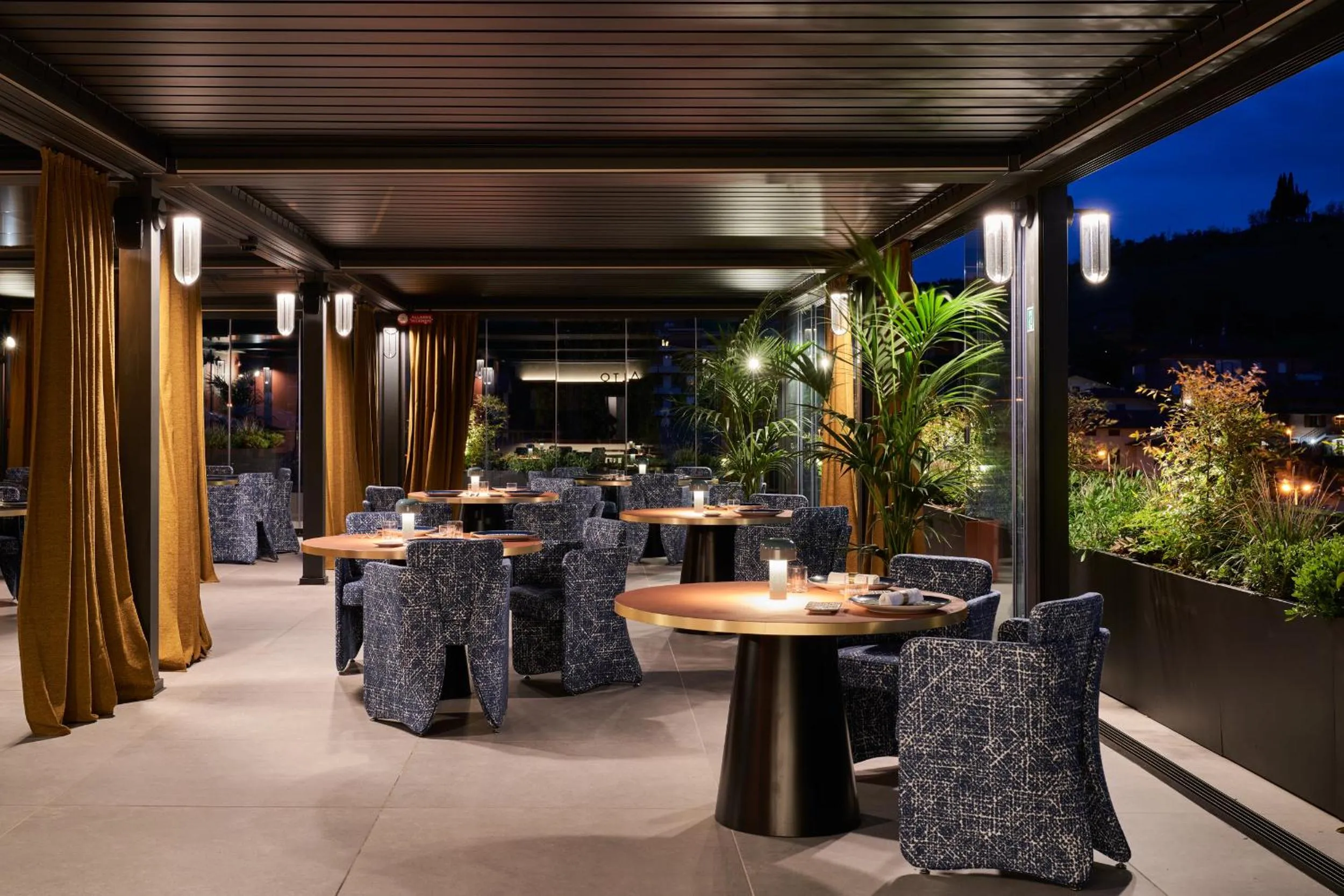 Restaurant/places to eat in Executive Spa Hotel