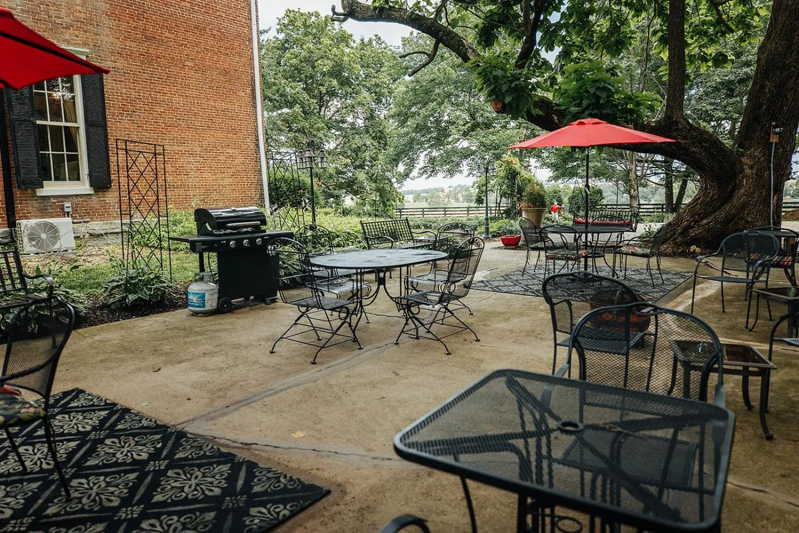 Patio in Maple Hill Manor Bed & Breakfast