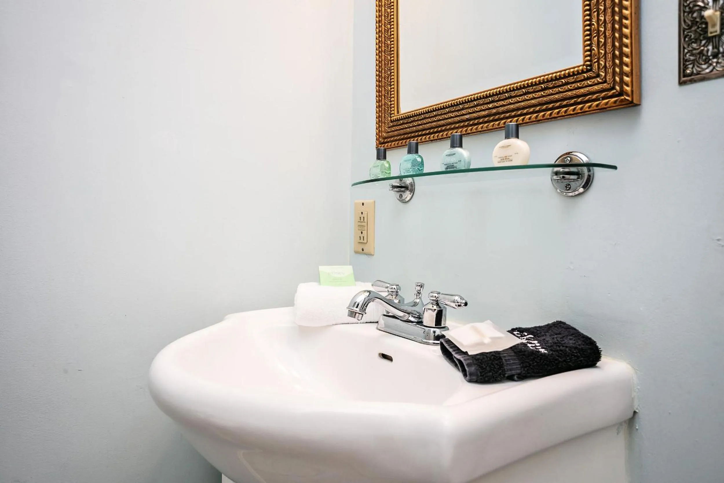 Maple Hill Manor Bed & Breakfast