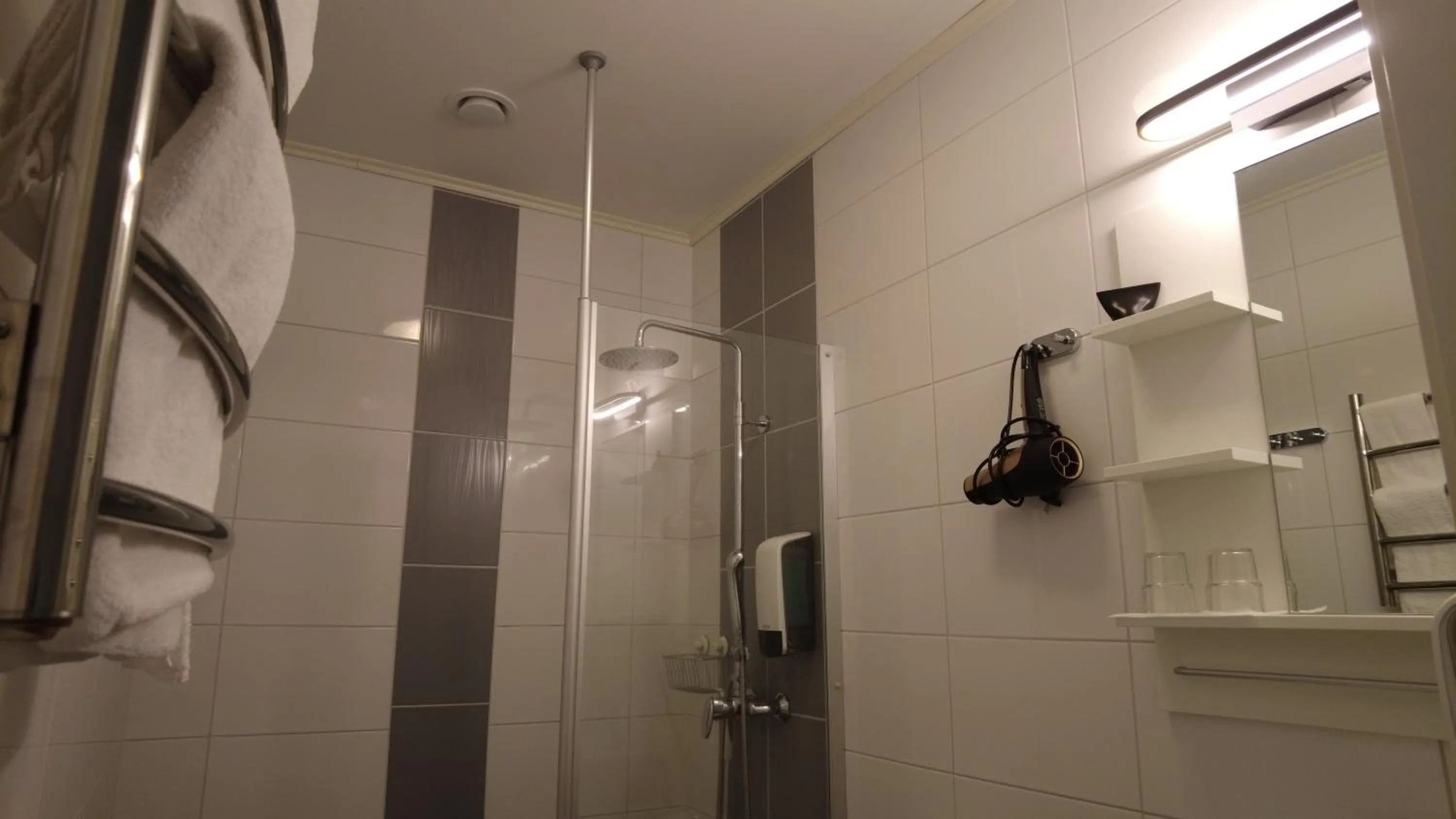 Shower in Lapin Satu