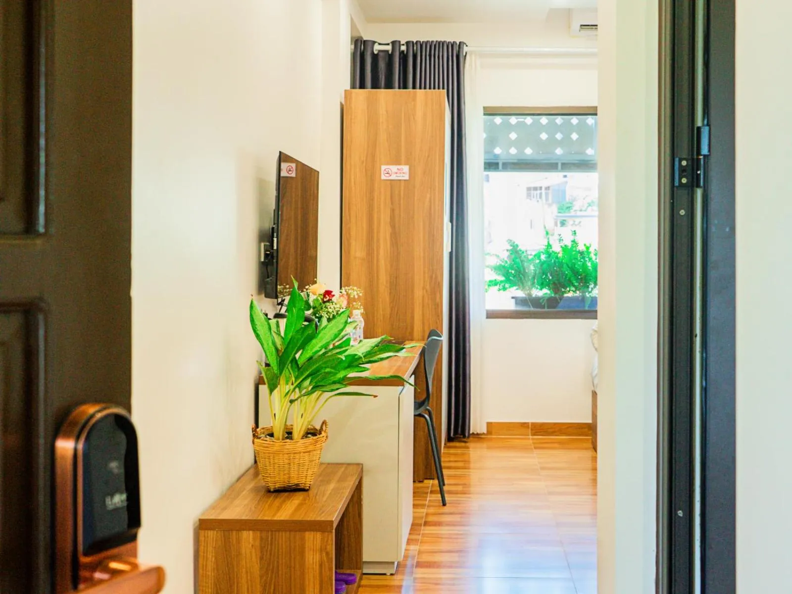 Photo of the whole room in Bai Chay Panda Hotel