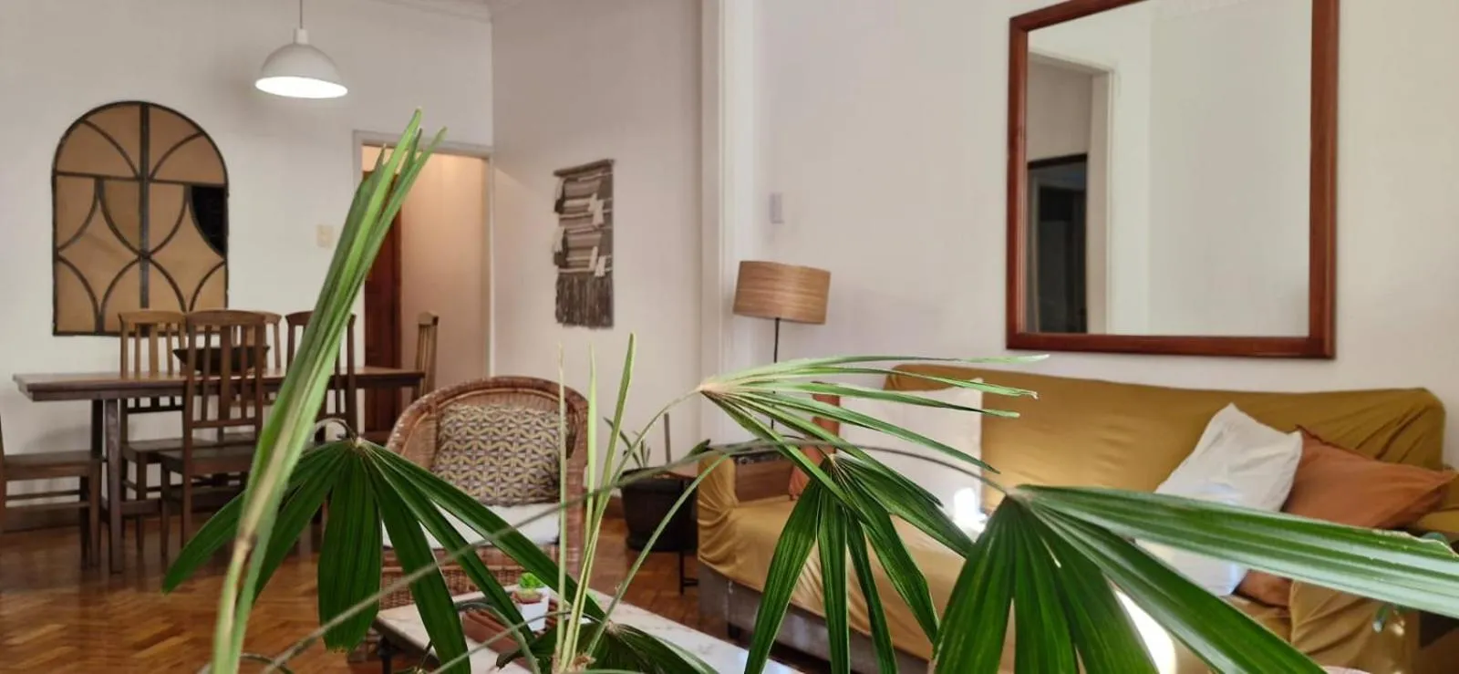 Copacabana 3 quartos ar cond a 2 qds da praia