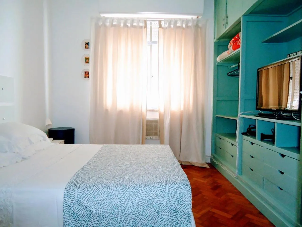 Bed in Copacabana 3 quartos ar cond a 2 qds da praia