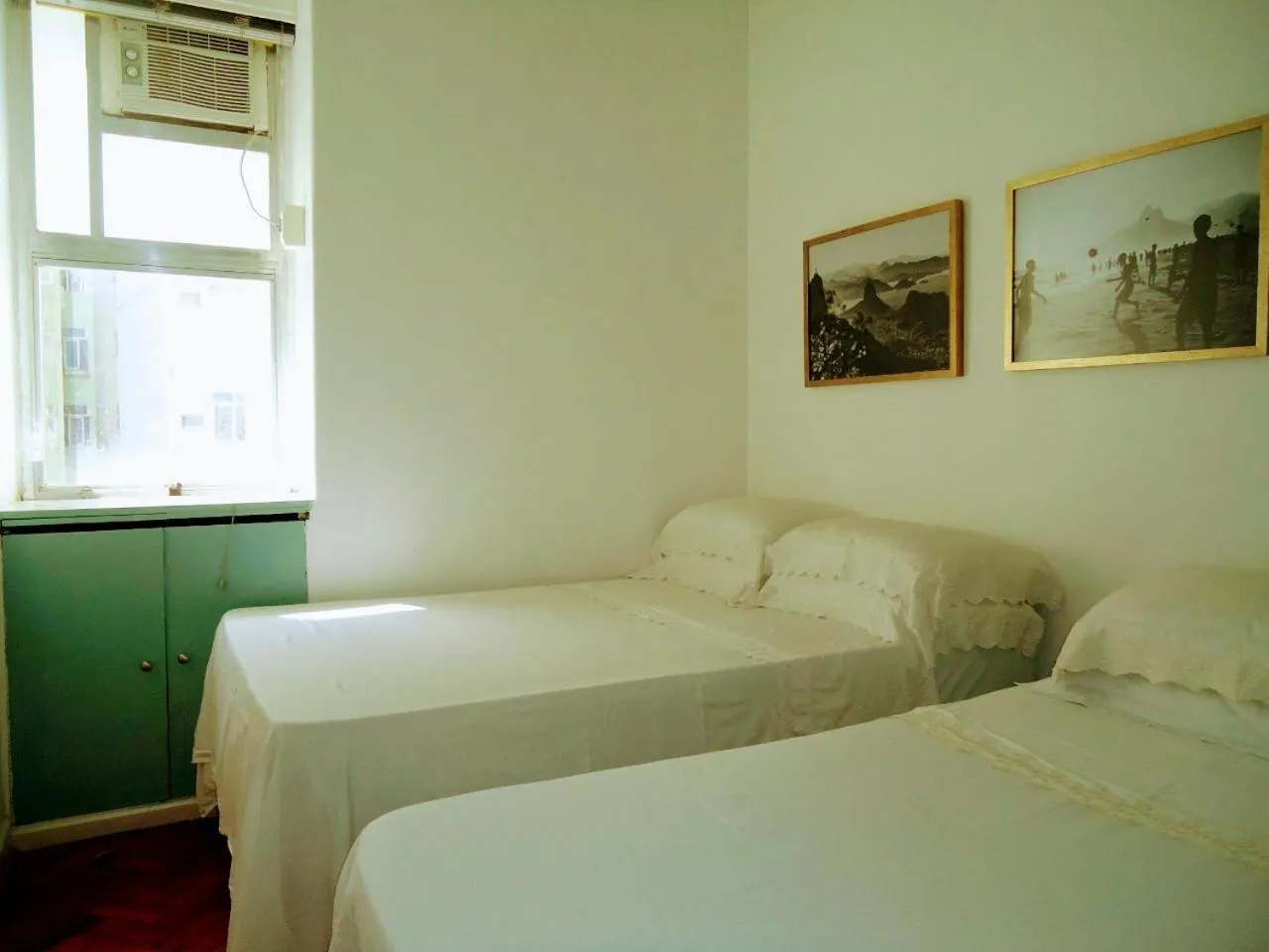 Bed in Copacabana 3 quartos ar cond a 2 qds da praia