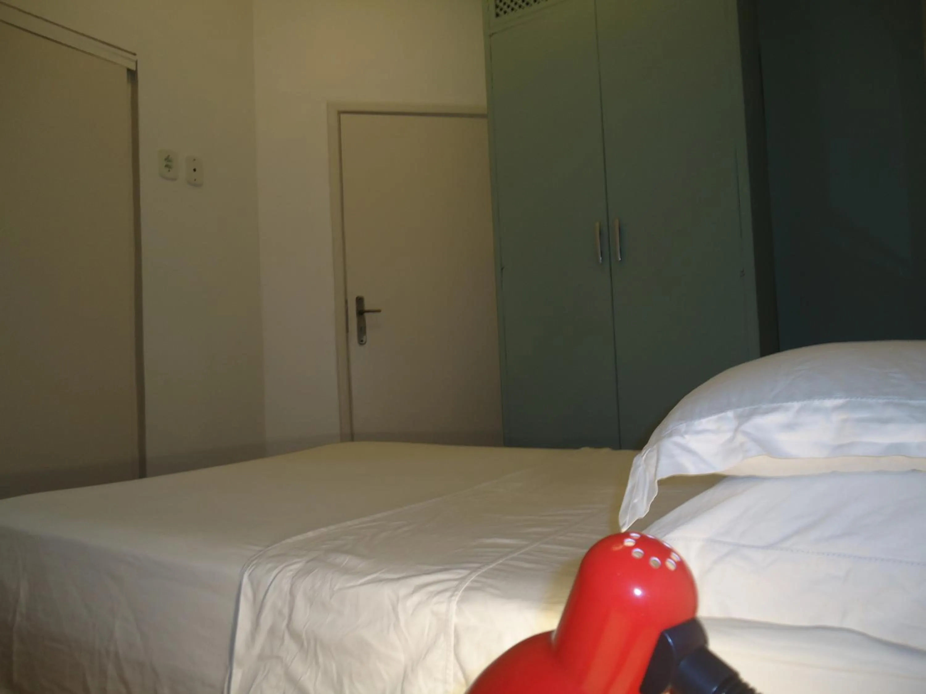 Bed in Copacabana 3 quartos ar cond a 2 qds da praia