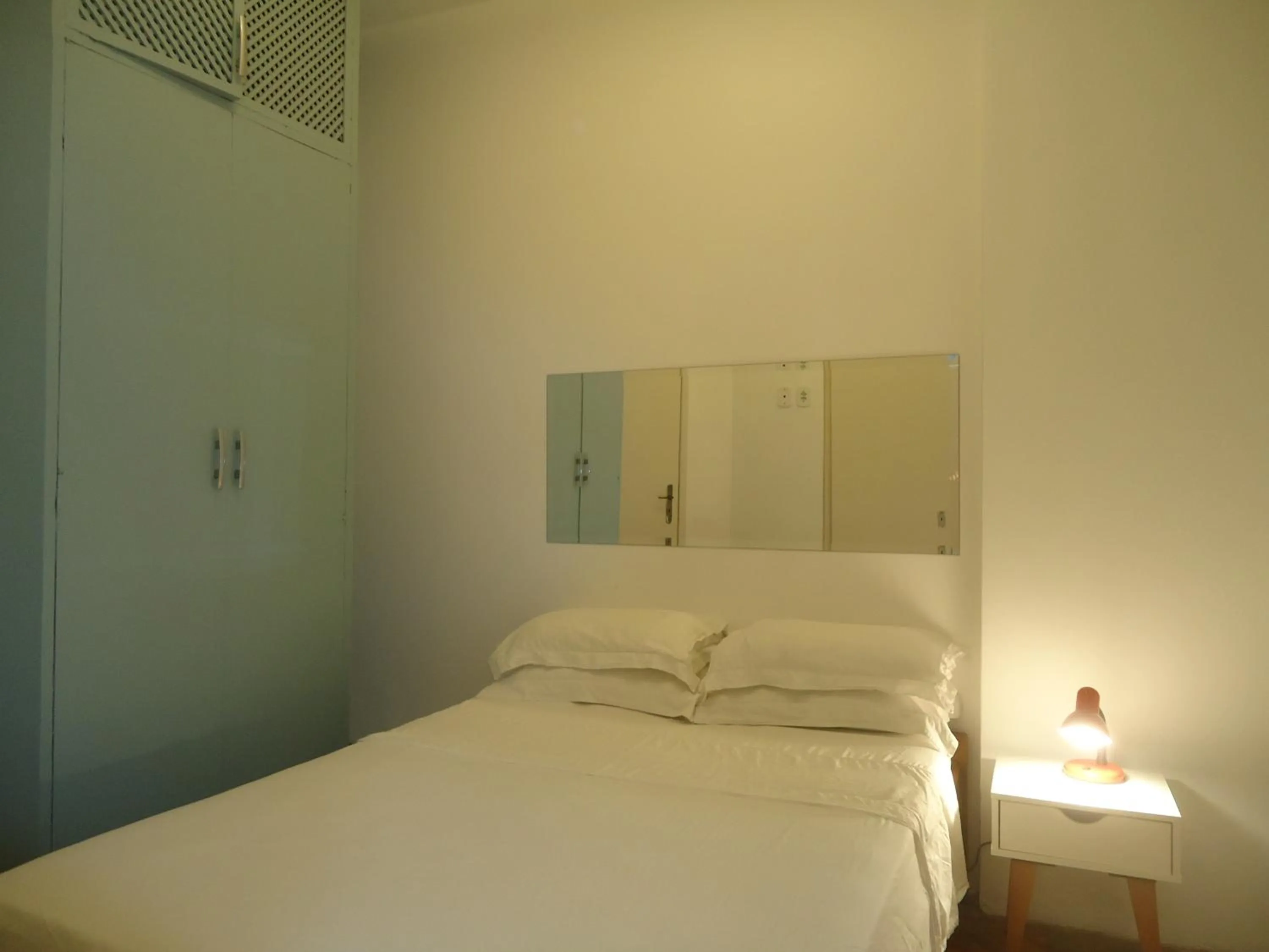 Bed in Copacabana 3 quartos ar cond a 2 qds da praia