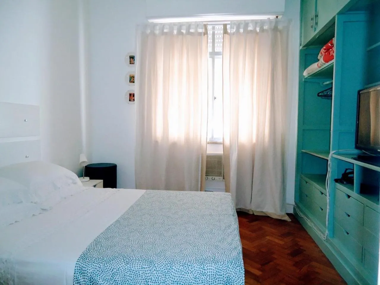 Bed in Copacabana 3 quartos ar cond a 2 qds da praia