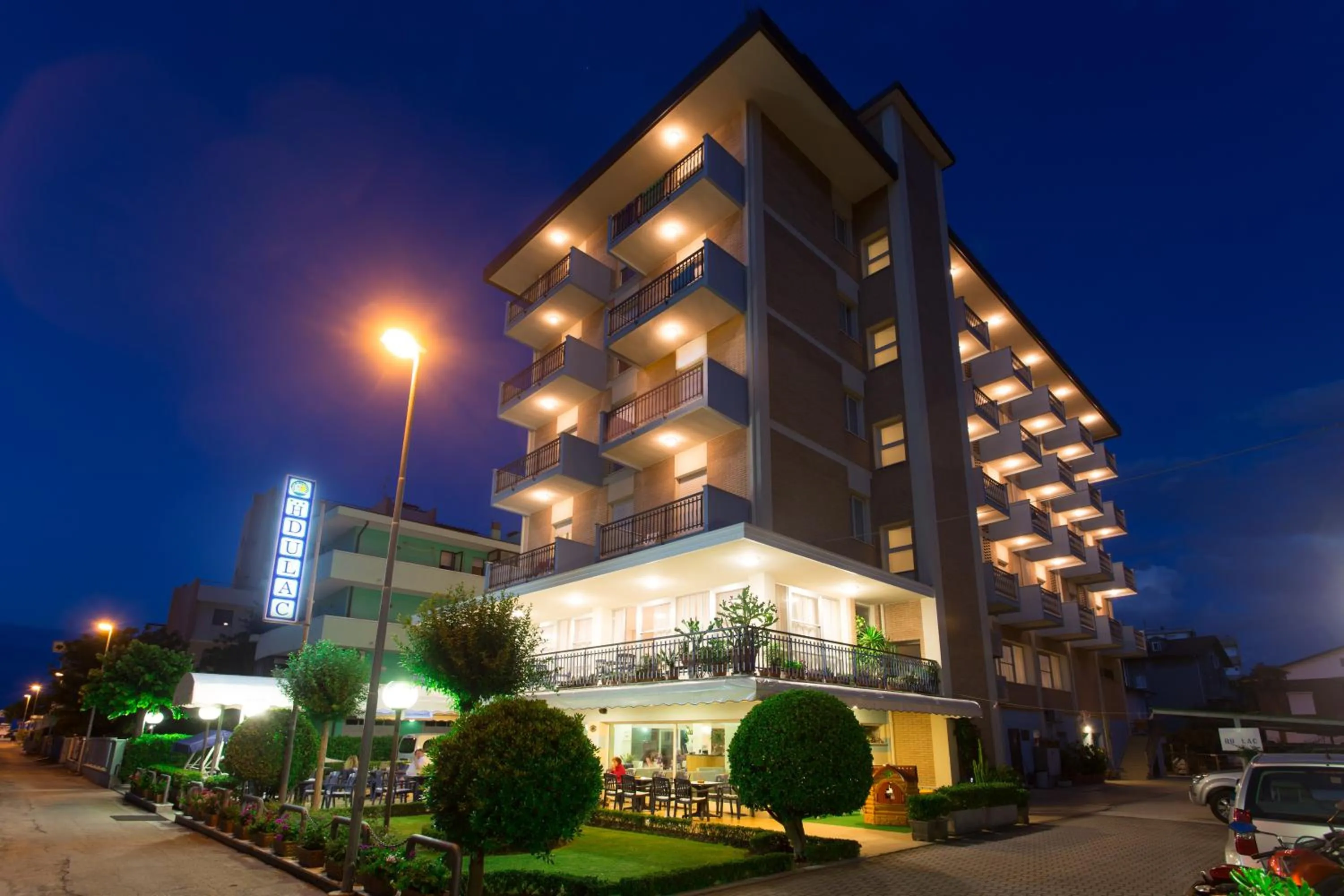 Facade/entrance in Hotel Du Lac