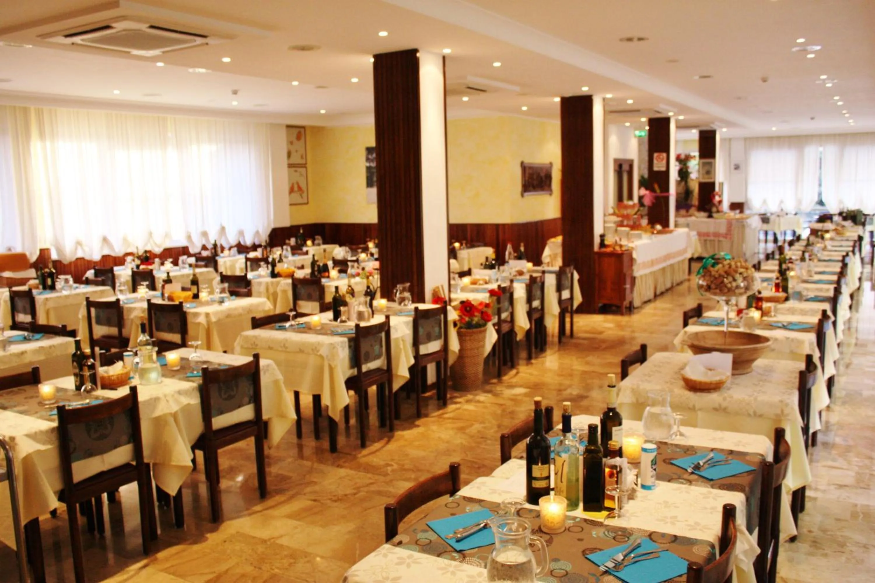 Restaurant/places to eat in Hotel Du Lac
