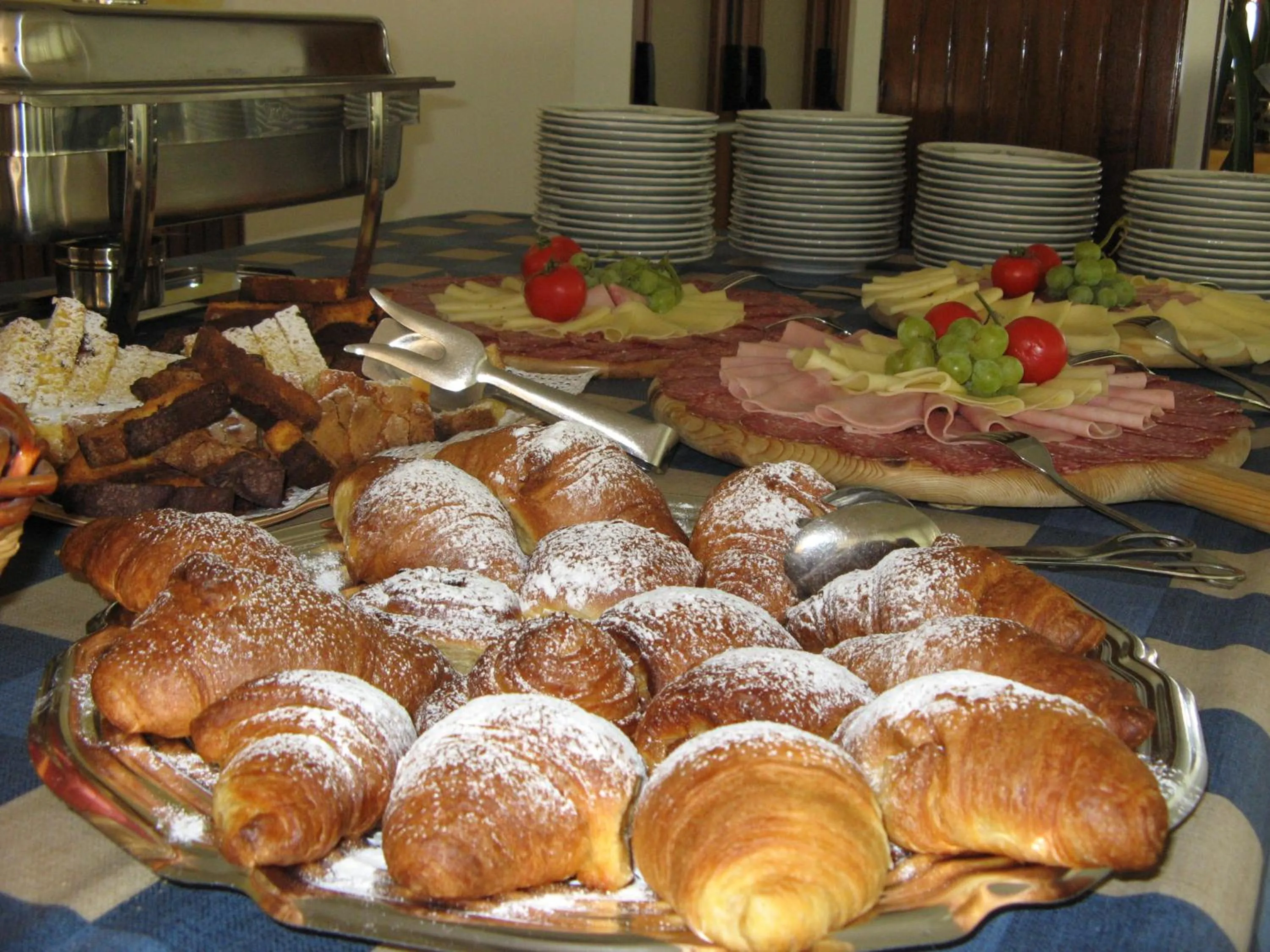 Restaurant/places to eat in Hotel Du Lac