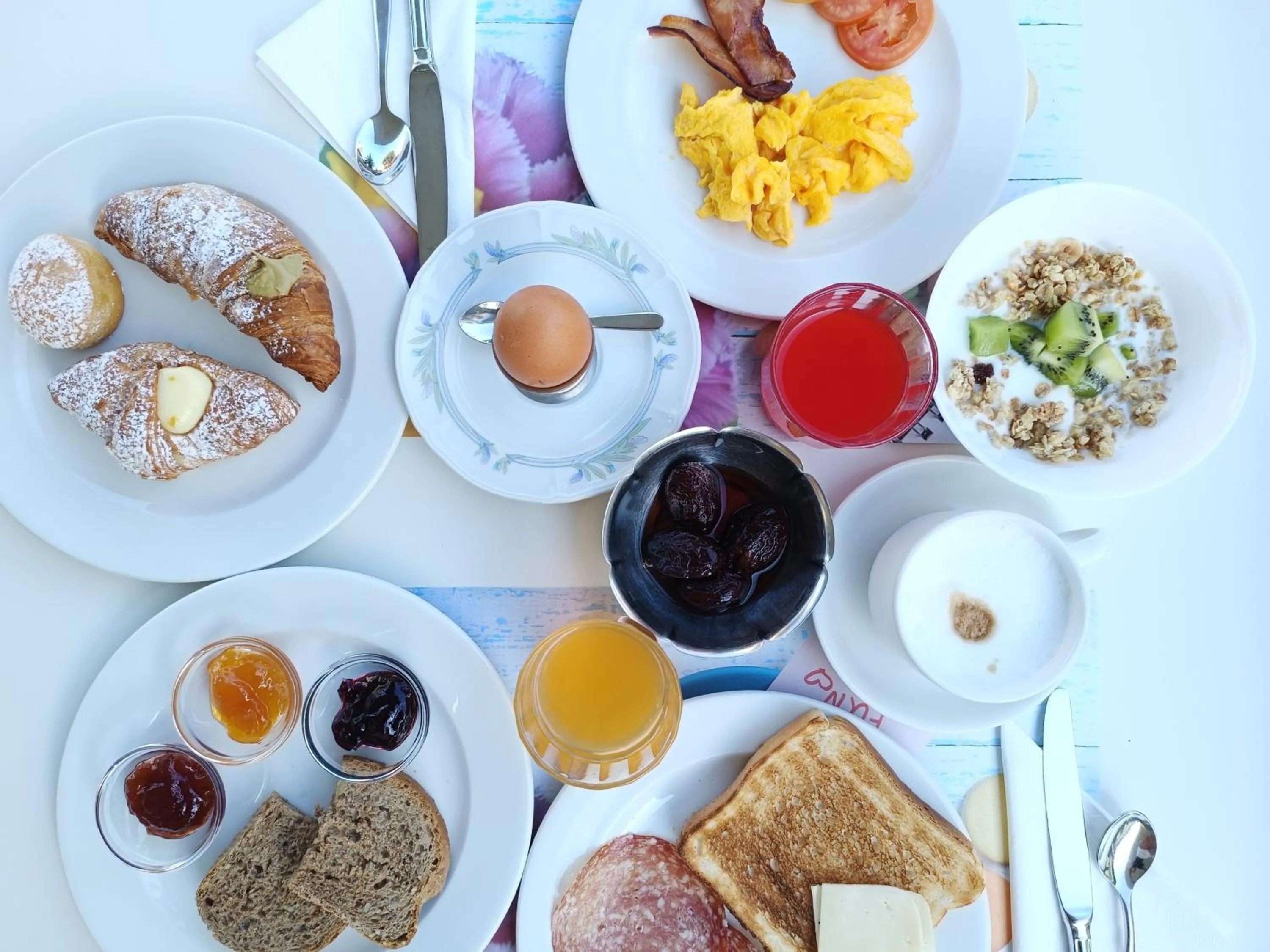 Breakfast in Hotel Du Lac