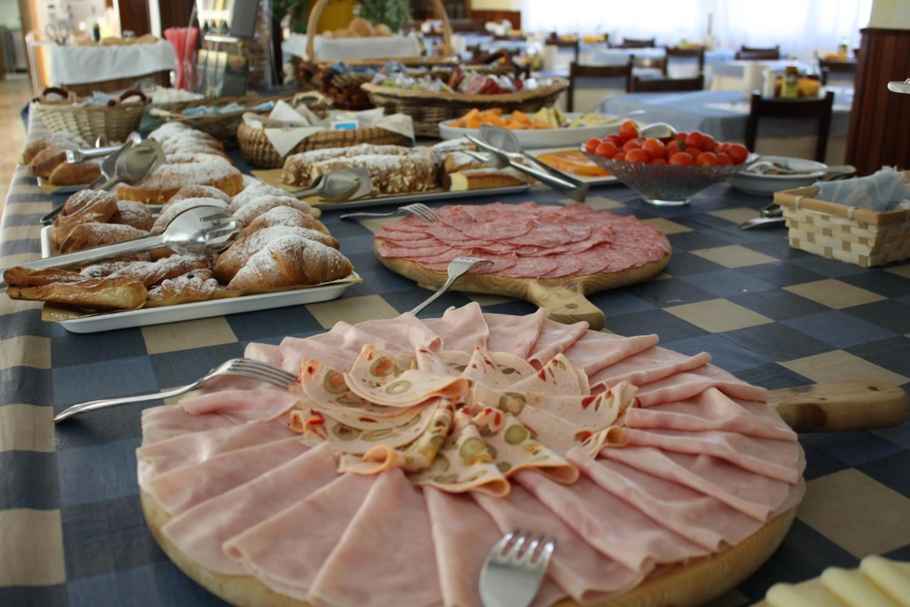 Restaurant/places to eat in Hotel Du Lac