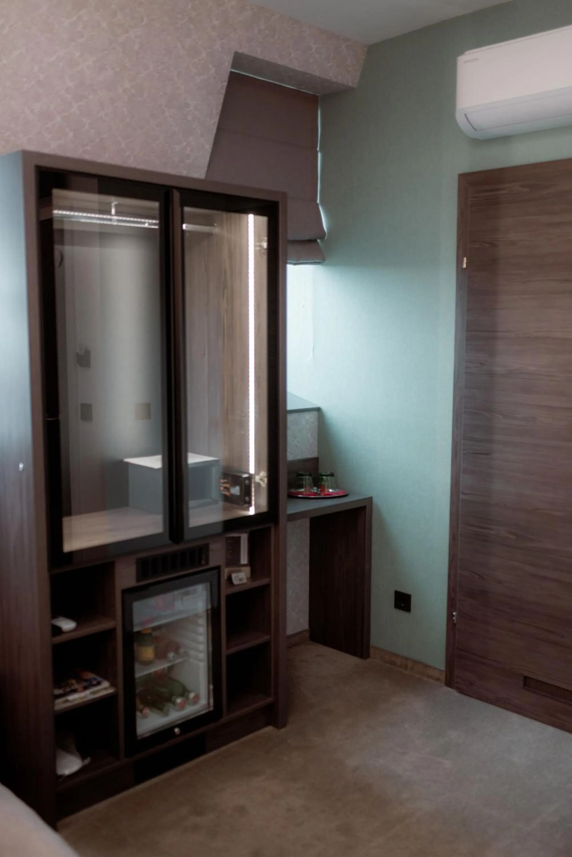 hair dresser in NED Hotel