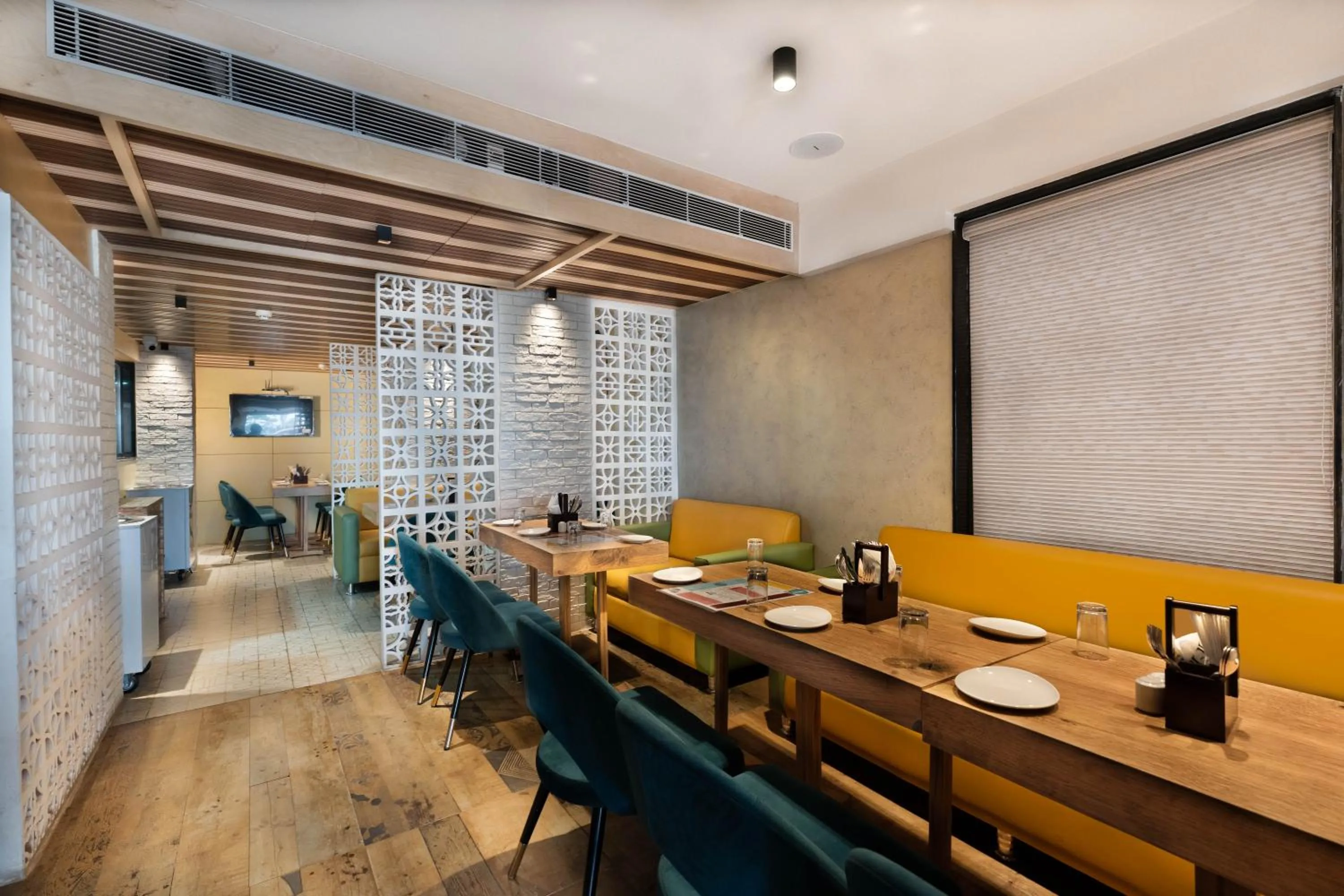 Restaurant/places to eat in Poiisse