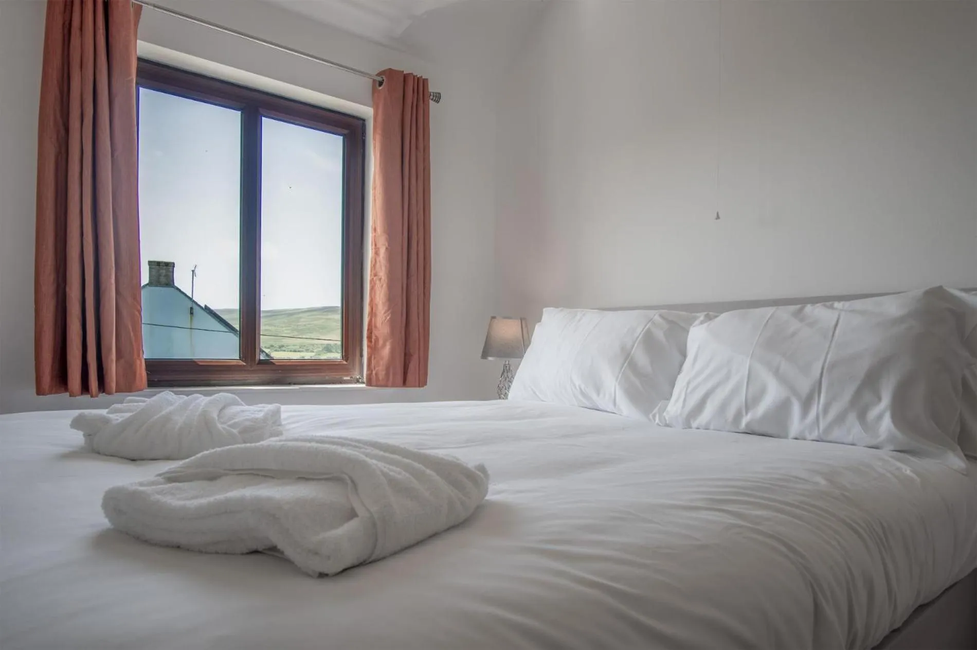 Floor plan, Bed in Avoca - 3 Bedroom Holiday Home - Llangennith