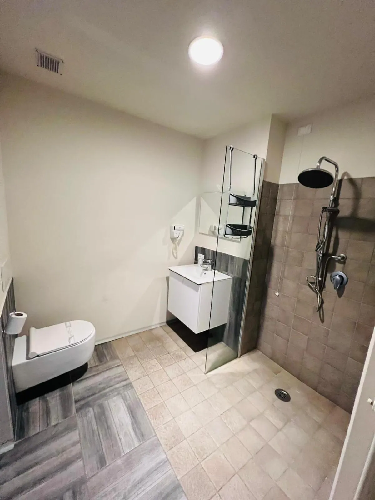 Bathroom in hotel garni Santa Caterina