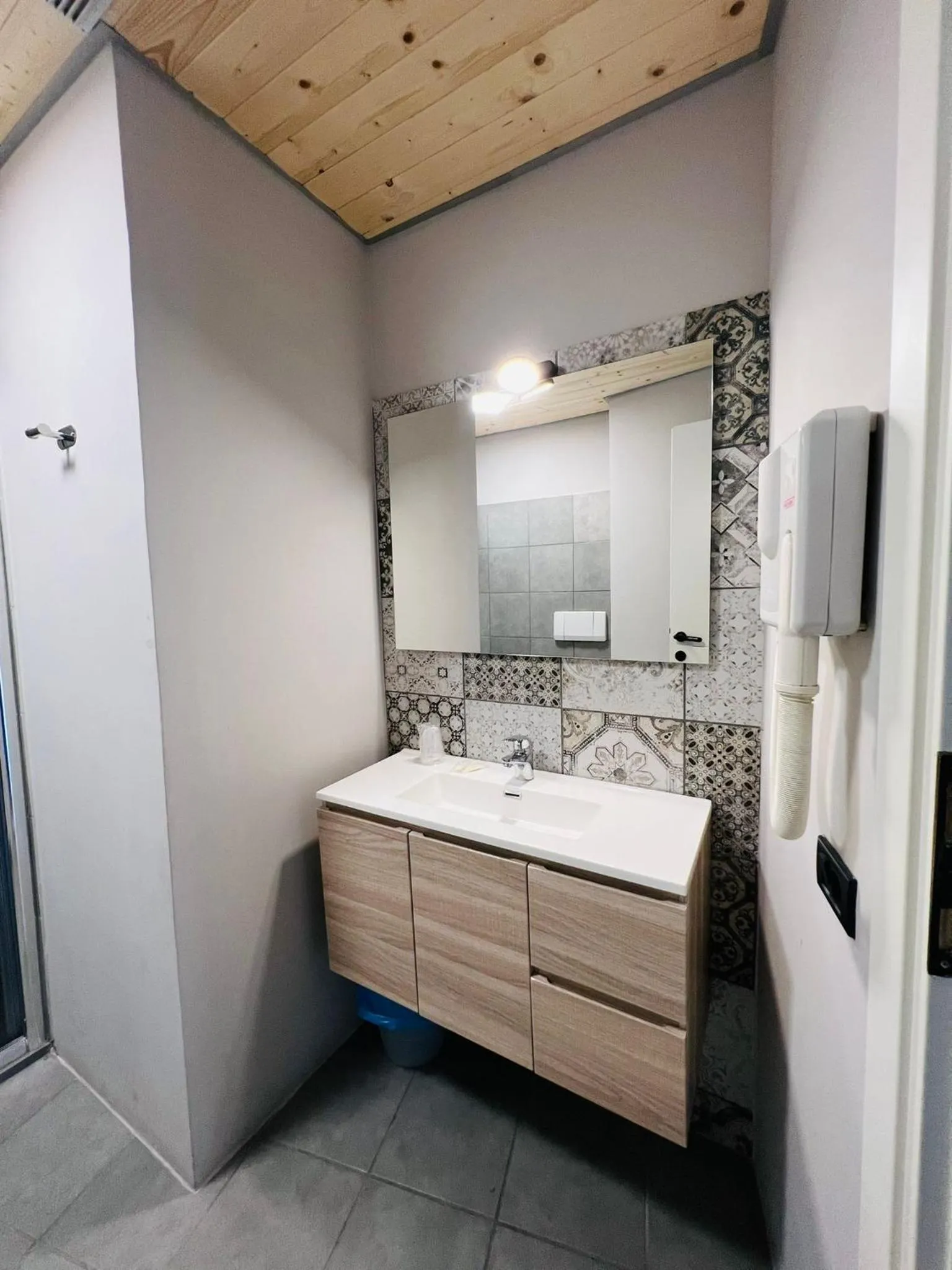 Bathroom in hotel garni Santa Caterina