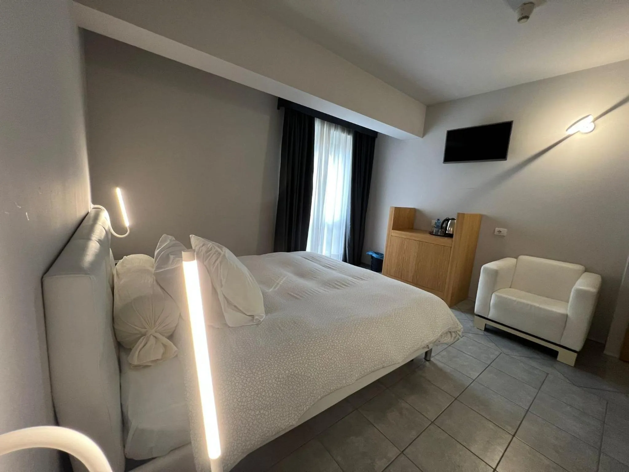 Photo of the whole room, Bed in hotel garni Santa Caterina