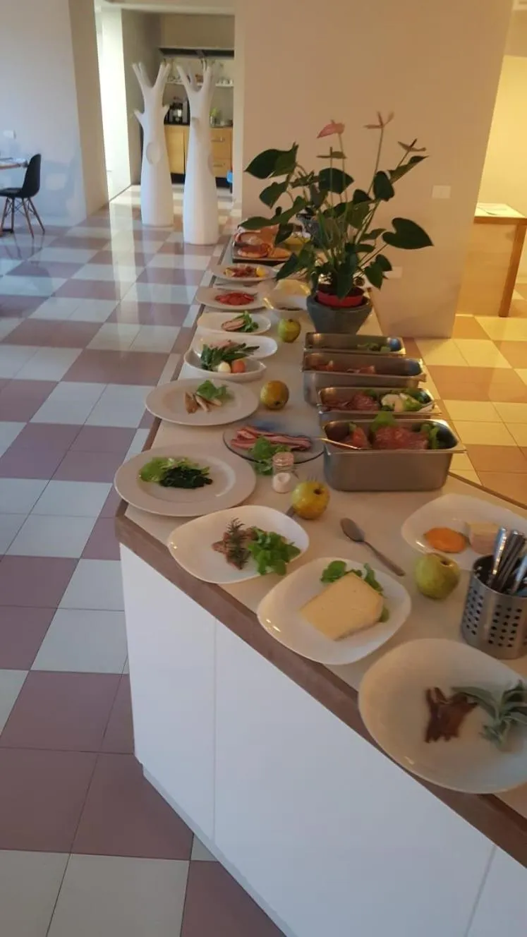 Food in hotel garni Santa Caterina