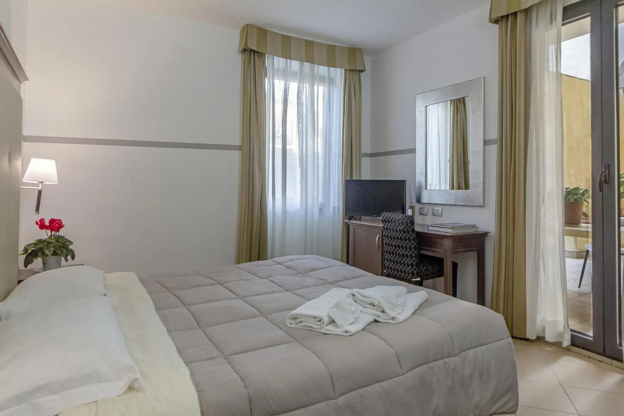 Double Room - single occupancy in Hotel Vittorio Emanuele Double Room - single occupancy in Hotel Vittorio Emanuele