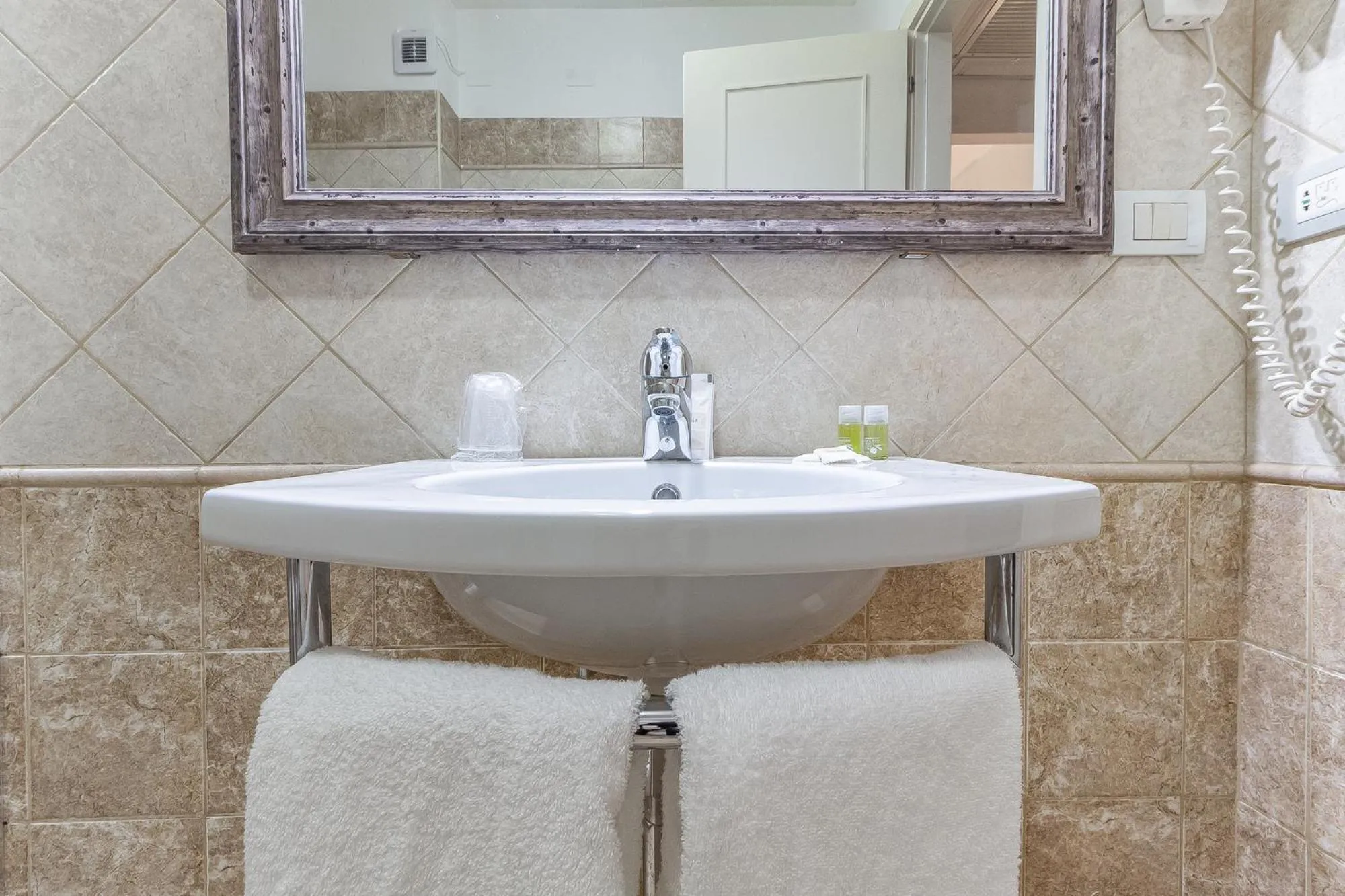 Bathroom in Hotel Vittorio Emanuele