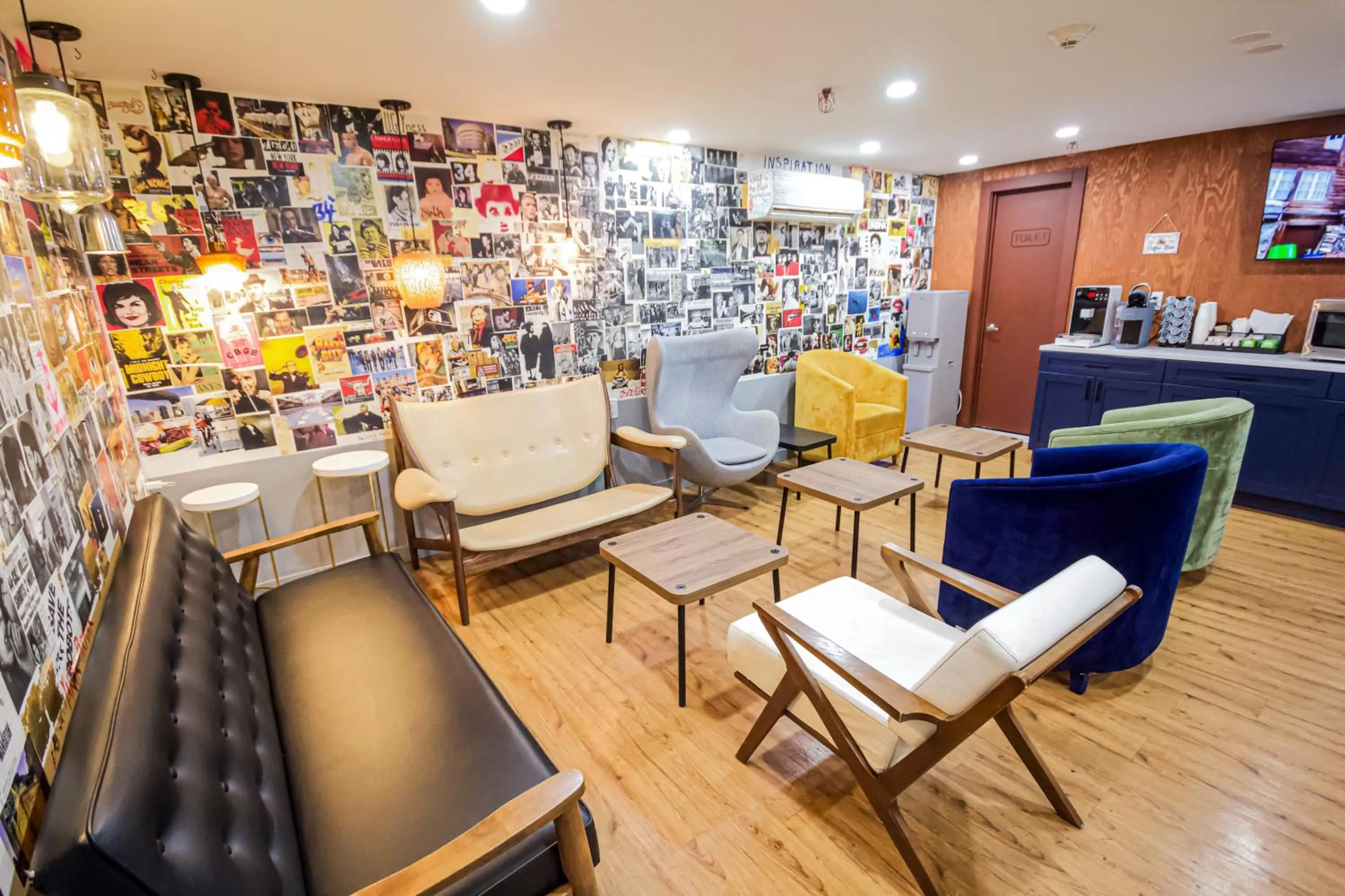 Lounge or bar in JG Times SQ Hotel by JGSTAY