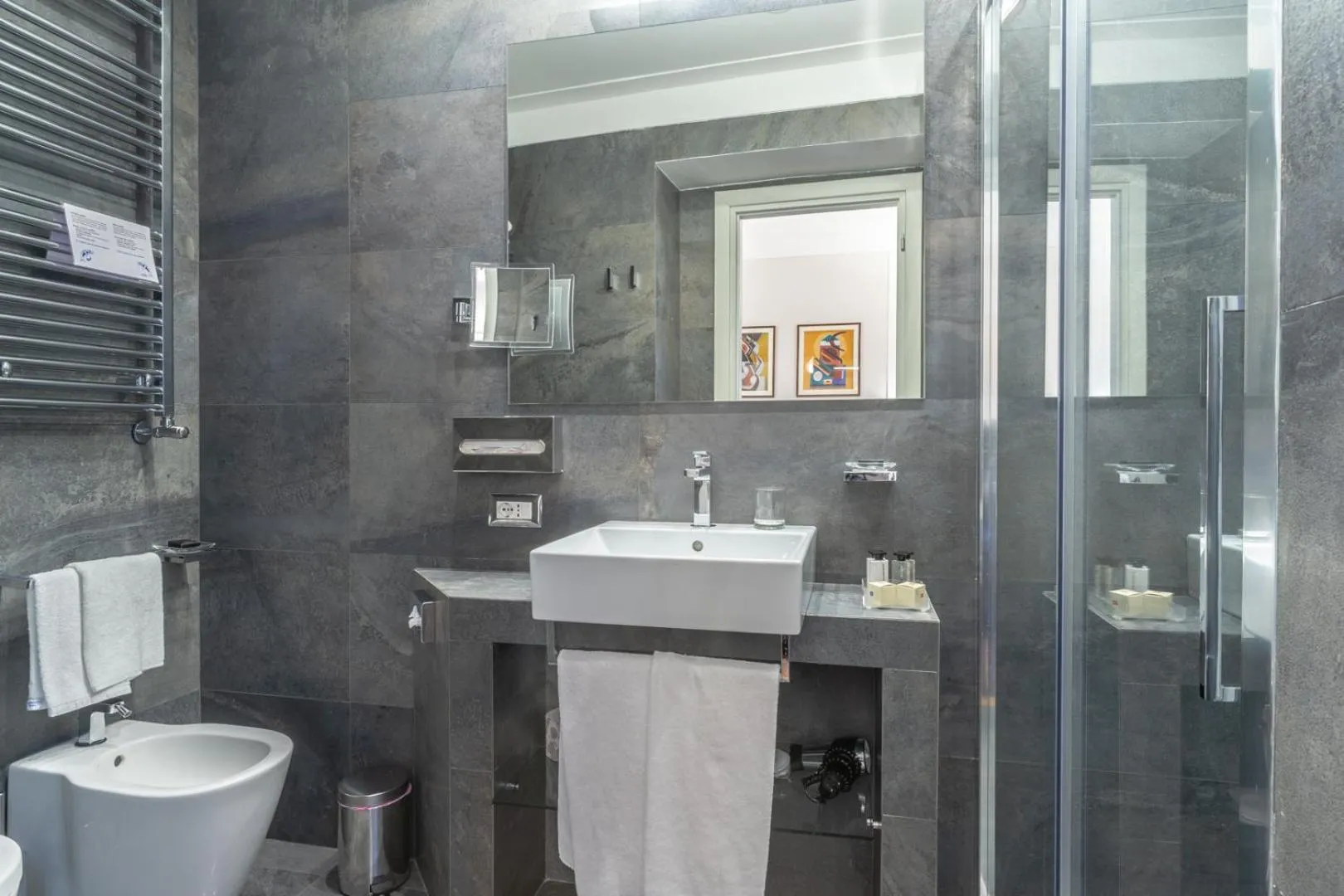 Shower in Internazionale Domus