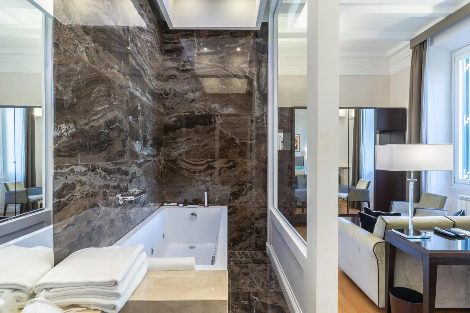 Bath in Internazionale Domus