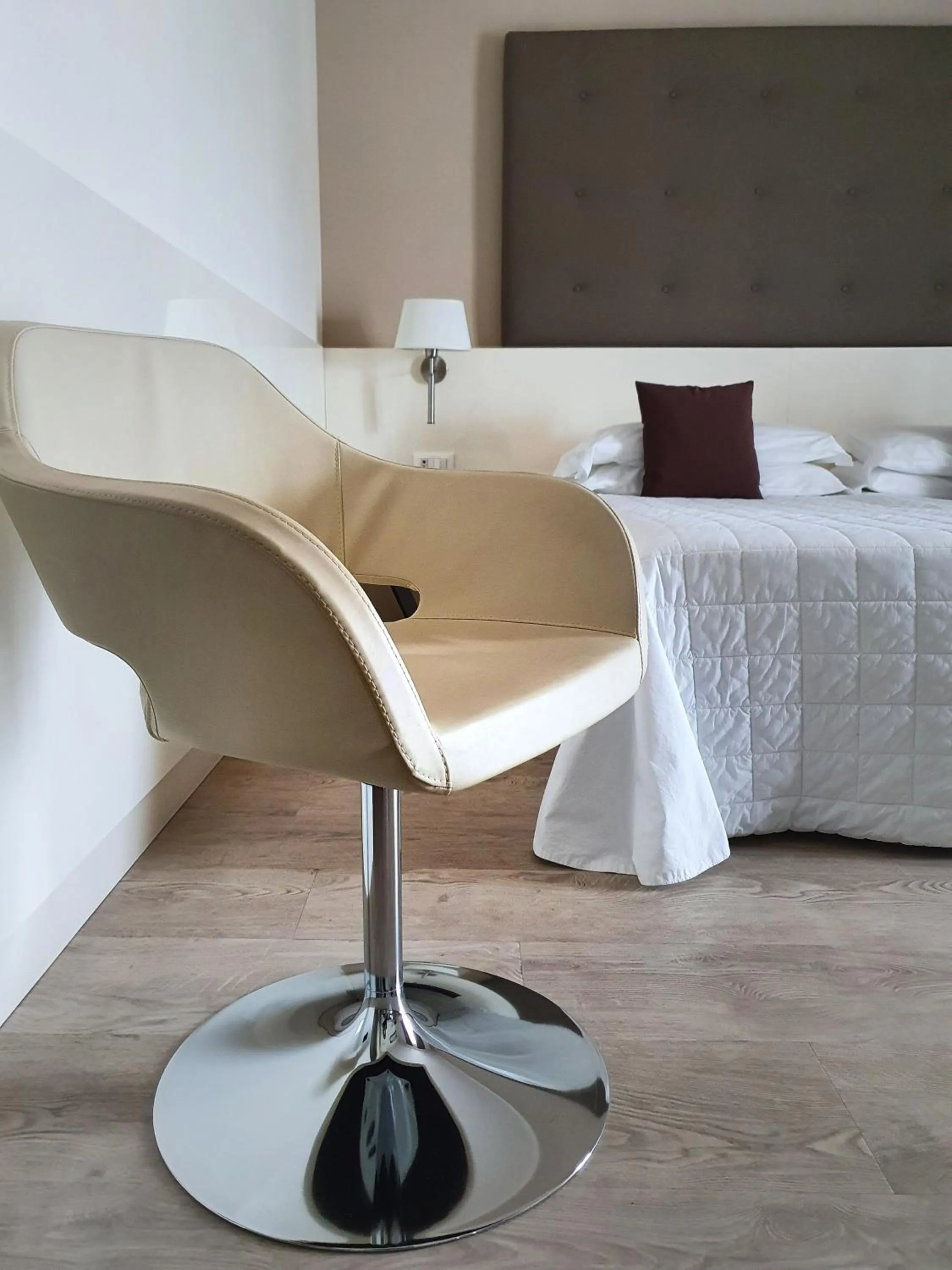 Photo of the whole room, Bed in Hotel Desenzano