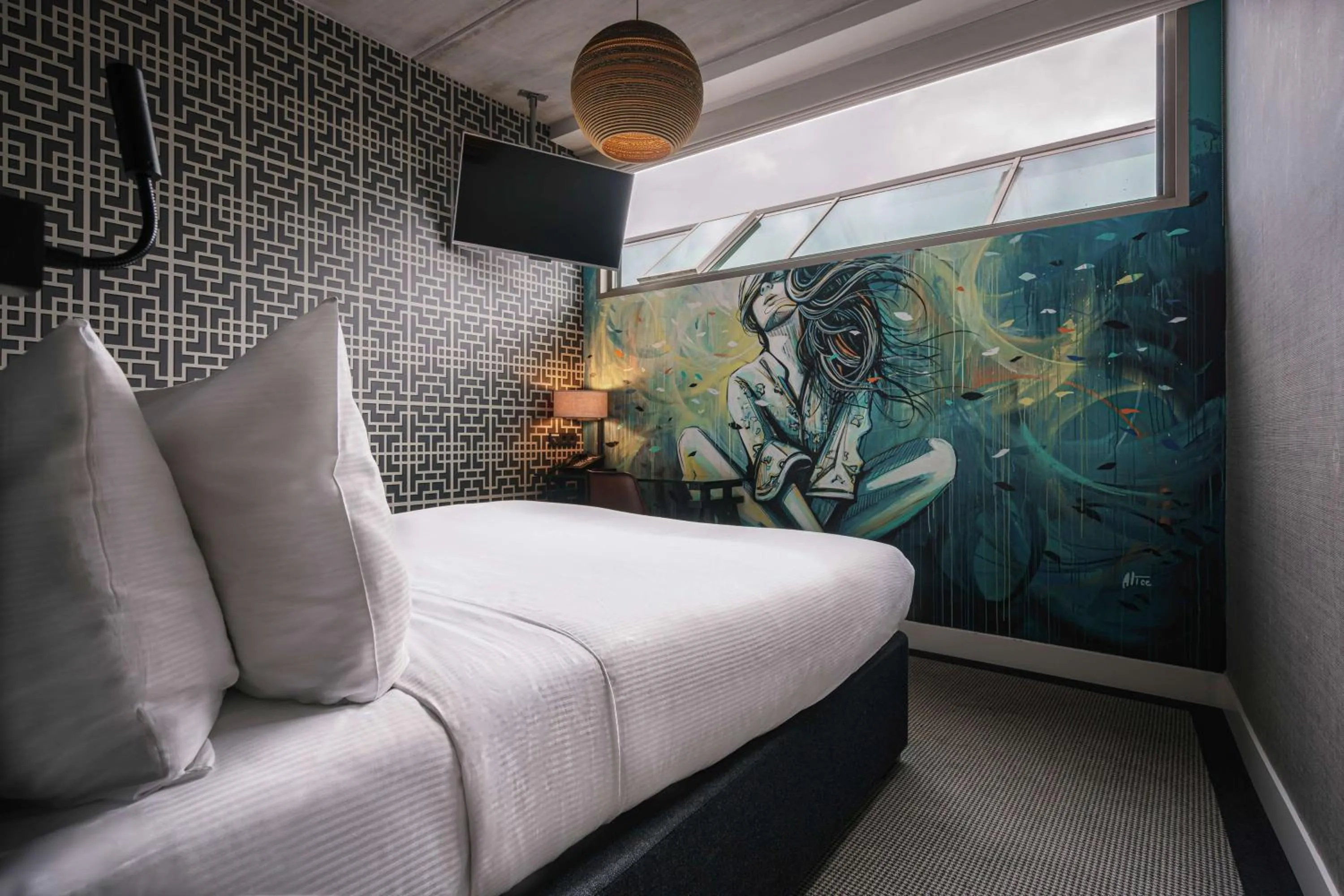 Bed in DoubleTree by Hilton Amsterdam - NDSM Wharf
