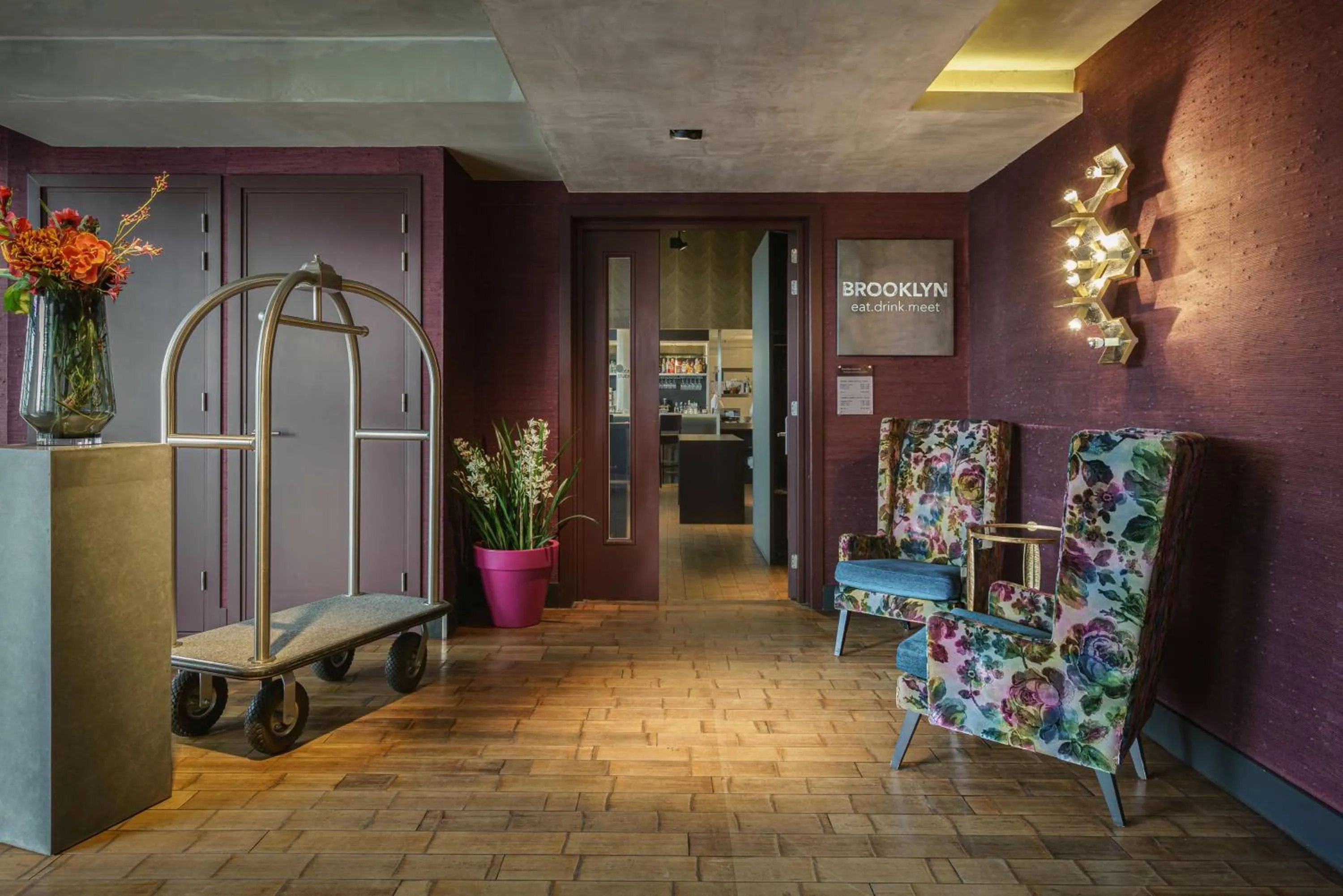 Bed in DoubleTree by Hilton Amsterdam - NDSM Wharf