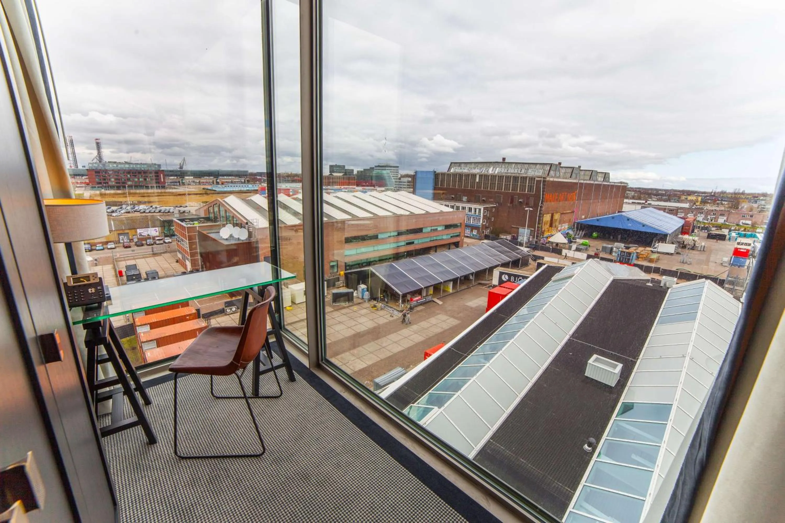 Bedroom in DoubleTree by Hilton Amsterdam - NDSM Wharf