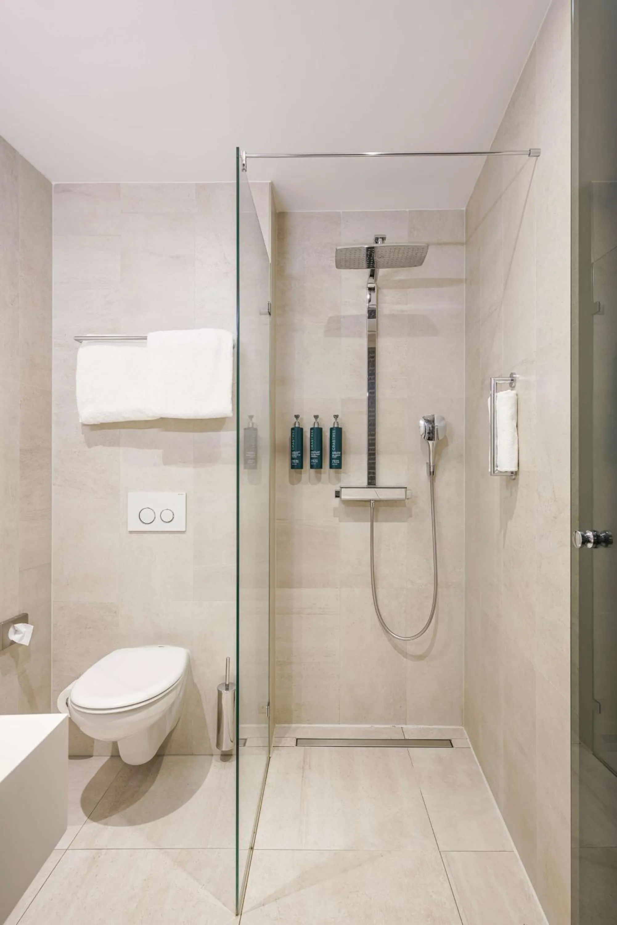 Bathroom in DoubleTree by Hilton Amsterdam - NDSM Wharf