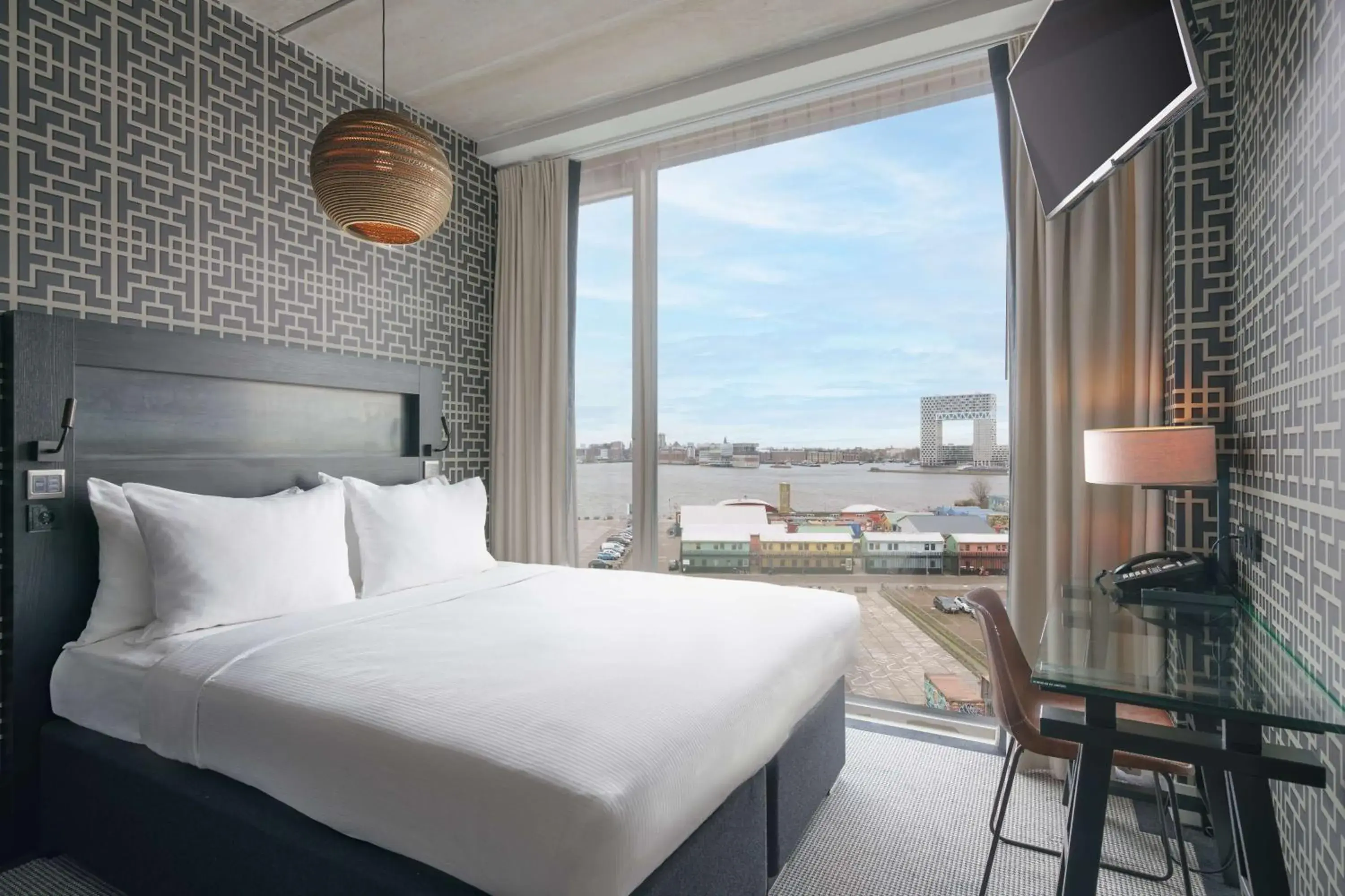 Queen Guest Room with River View in DoubleTree by Hilton Amsterdam - NDSM Wharf Queen Guest Room with River View in DoubleTree by Hilton Amsterdam - NDSM Wharf