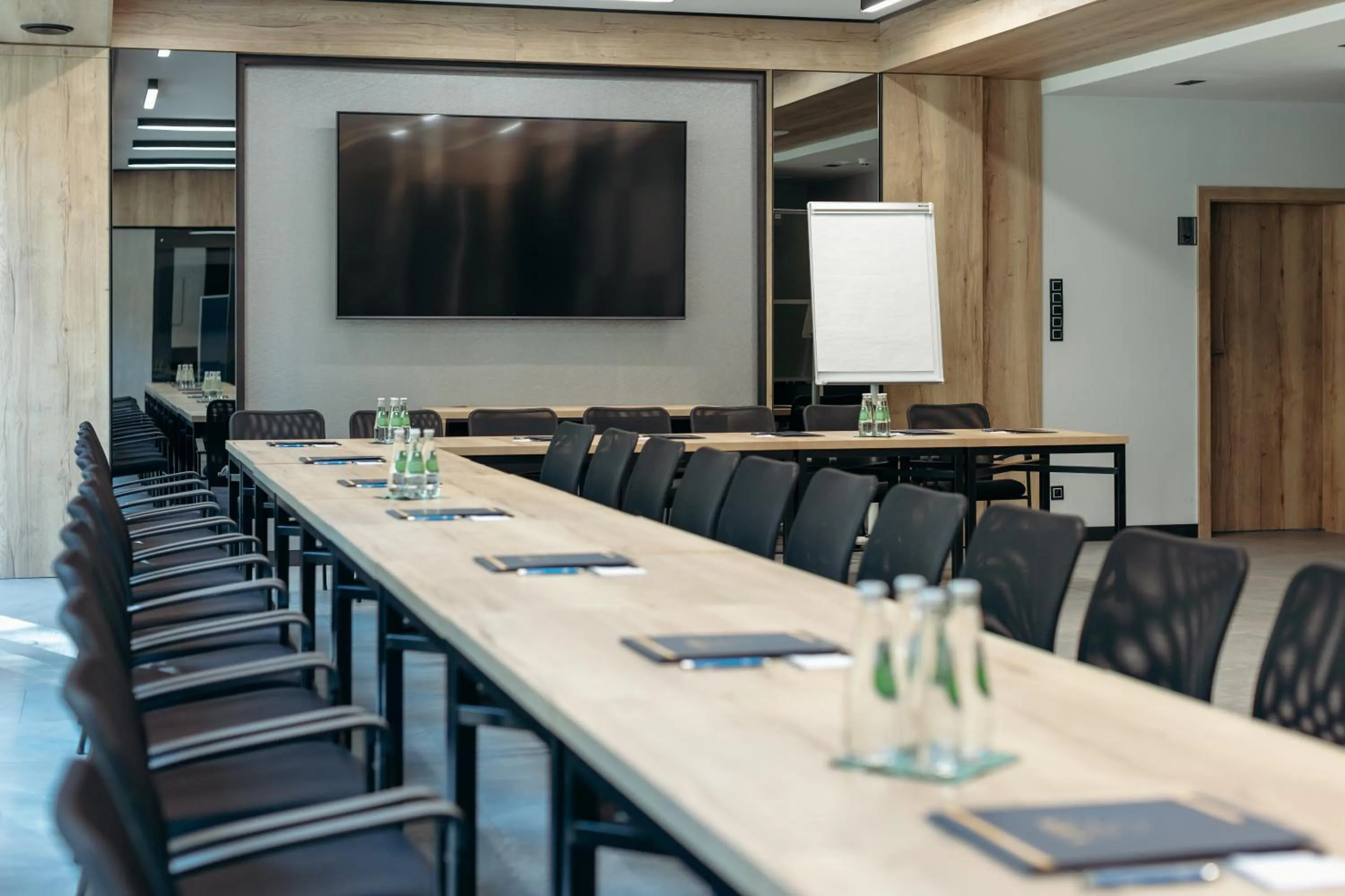Business facilities in Rezydencja AQUA by GRANO