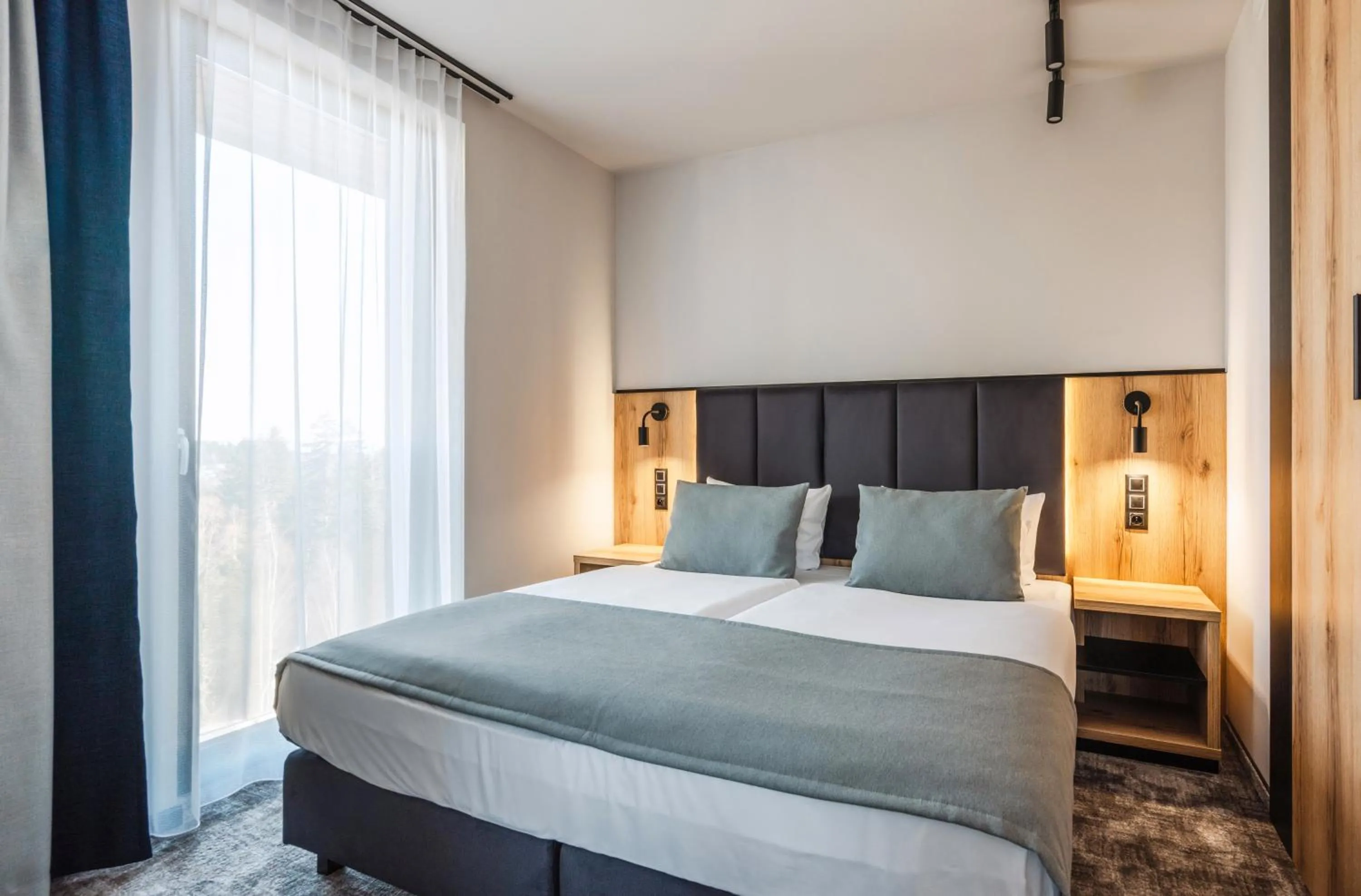 Bed in Rezydencja AQUA by GRANO