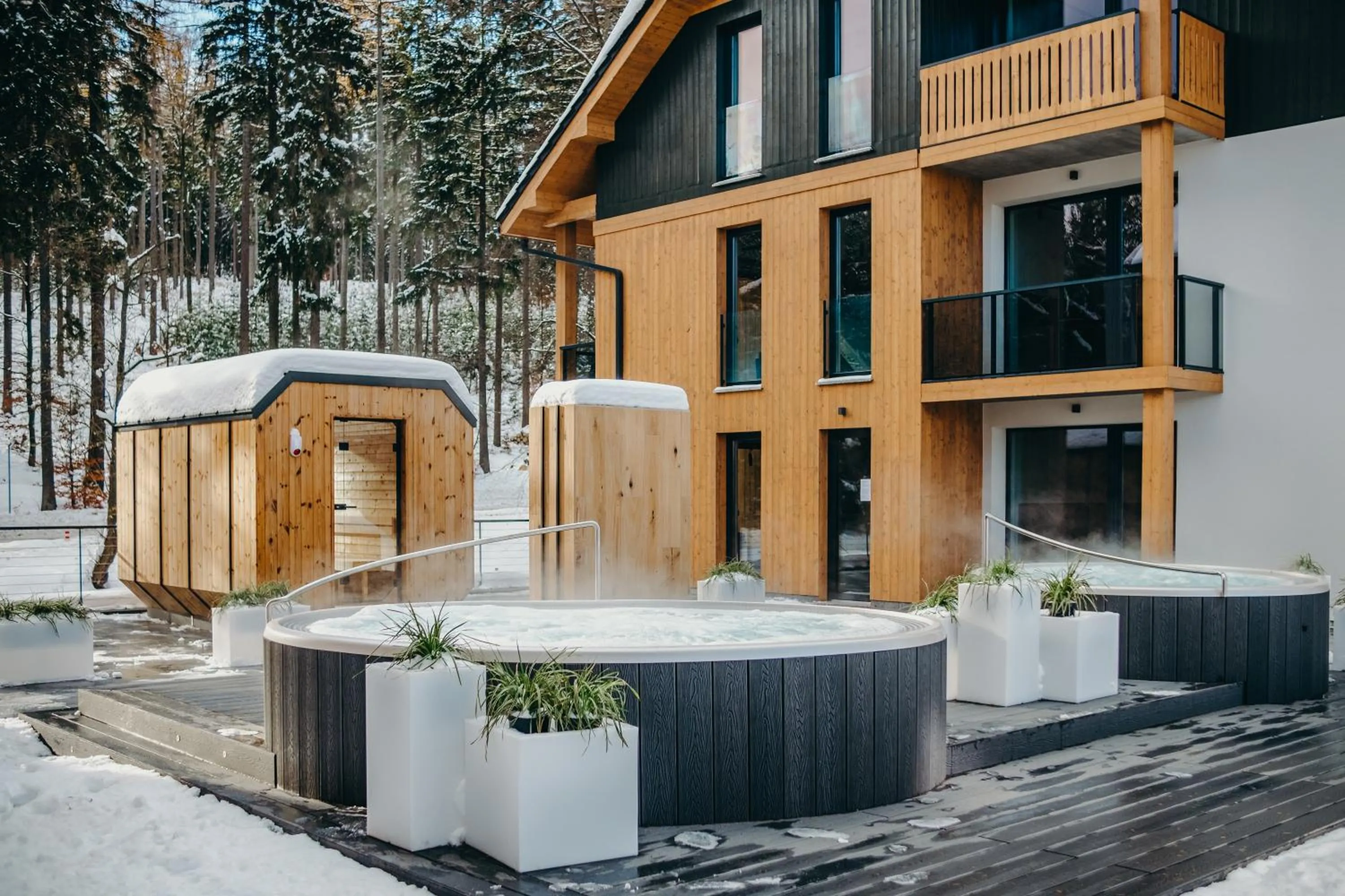 Hot Tub in Rezydencja AQUA by GRANO
