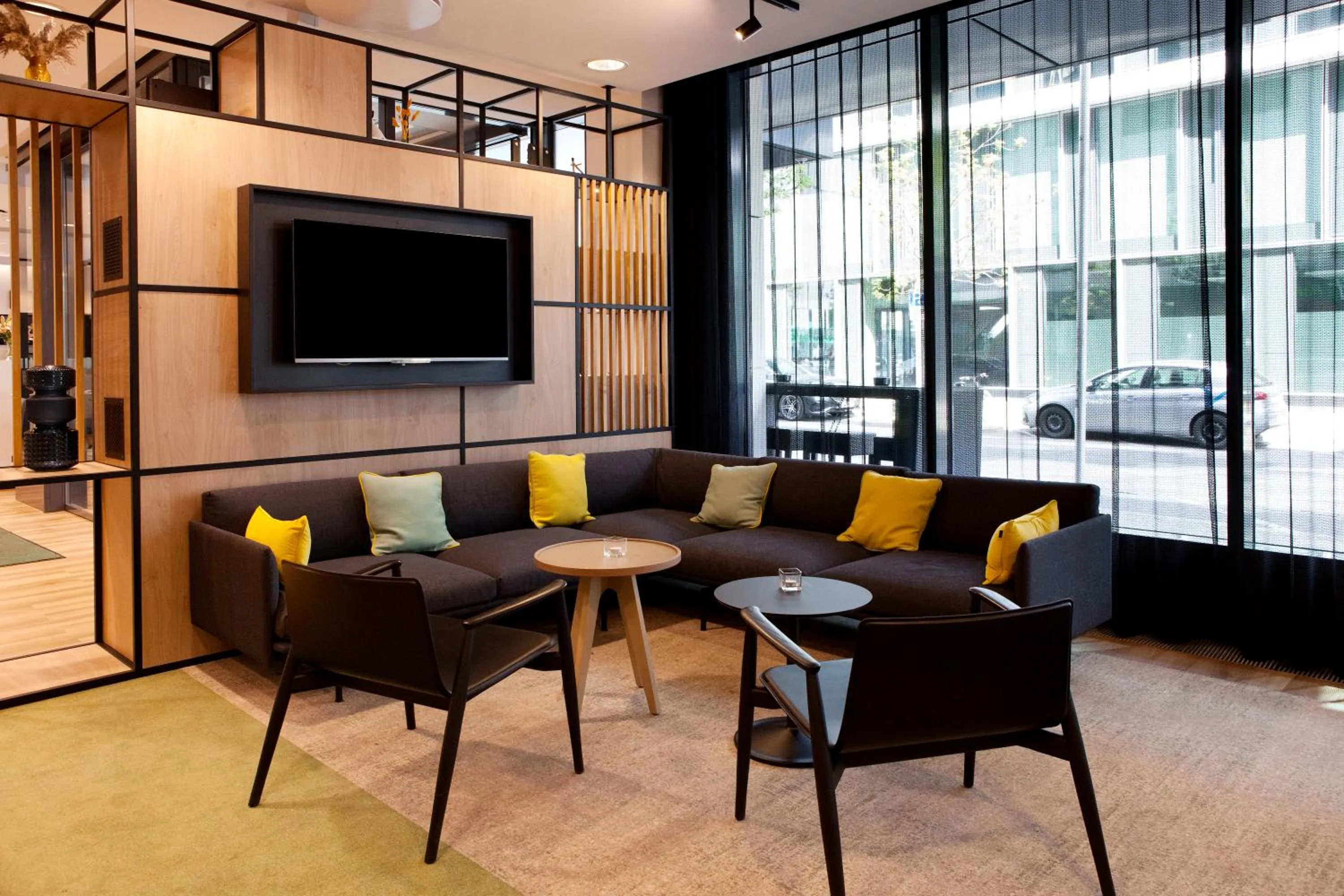 Lobby or reception in Holiday Inn Berlin City East Side by IHG