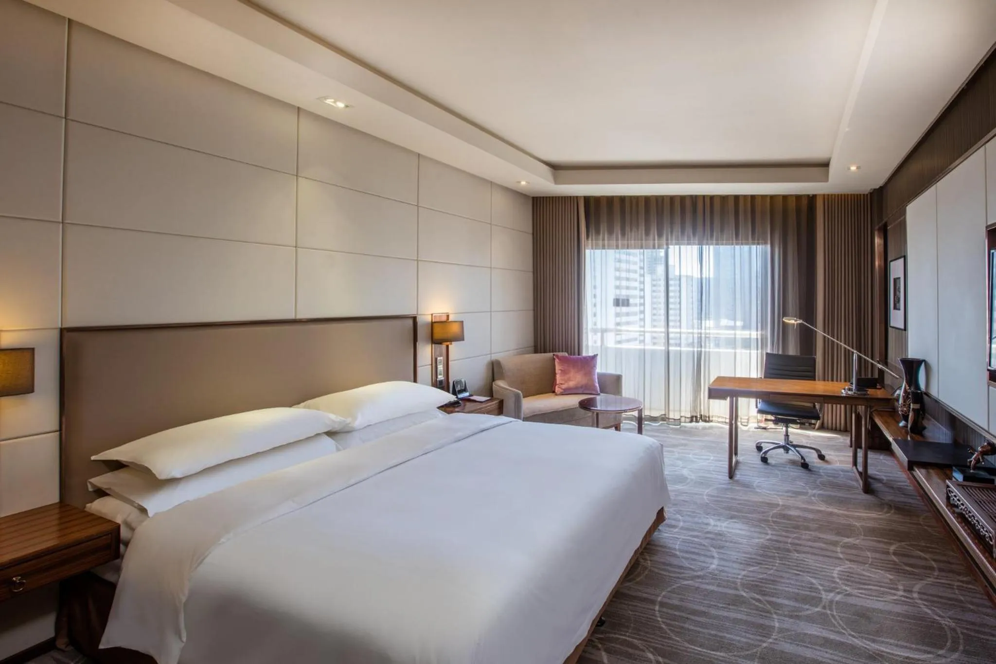 Photo of the whole room, Bed in Crowne Plaza Kunming City Centre by IHG