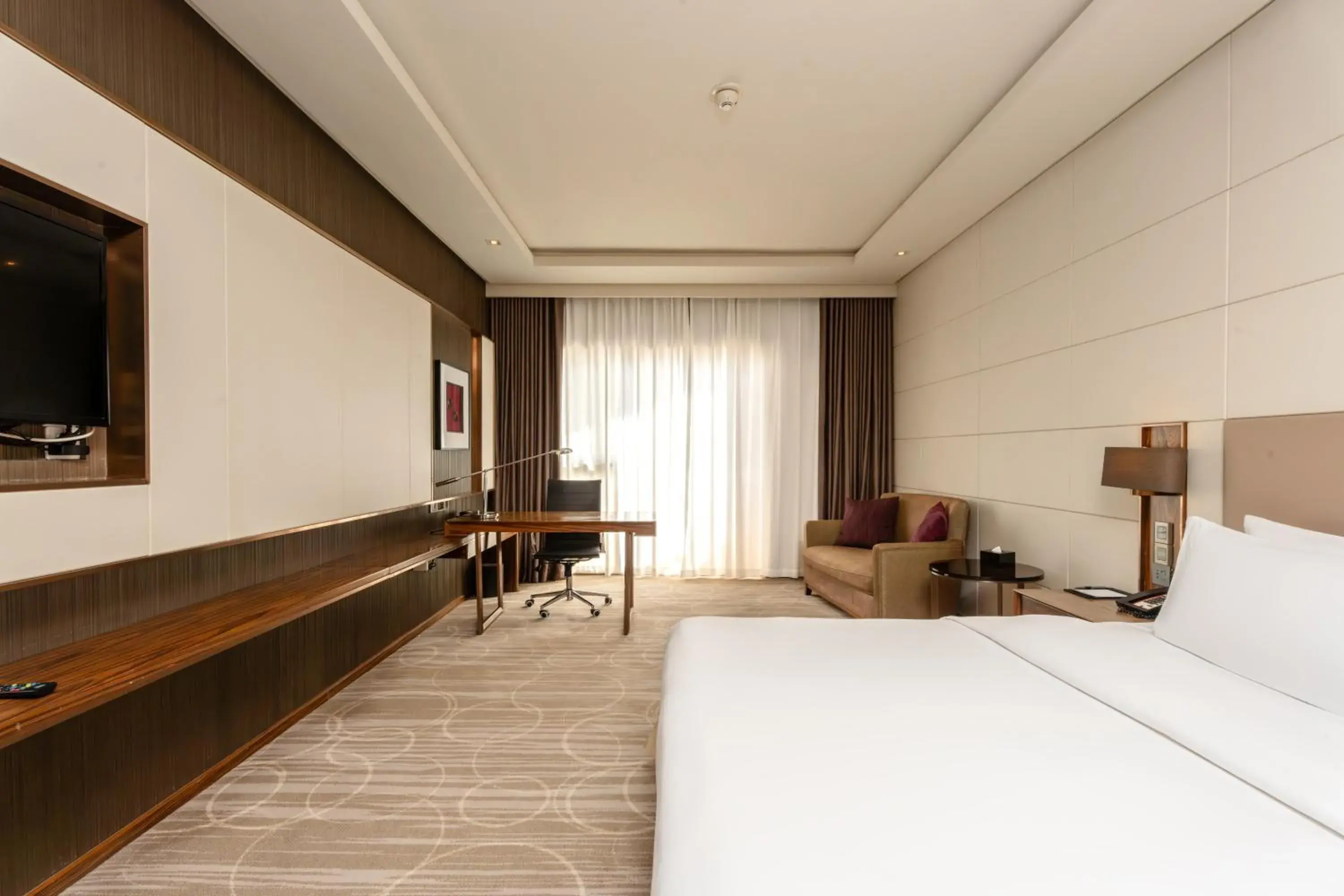 Premium King Room - Lounge Access in Crowne Plaza Kunming City Centre by IHG Premium King Room - Lounge Access in Crowne Plaza Kunming City Centre by IHG