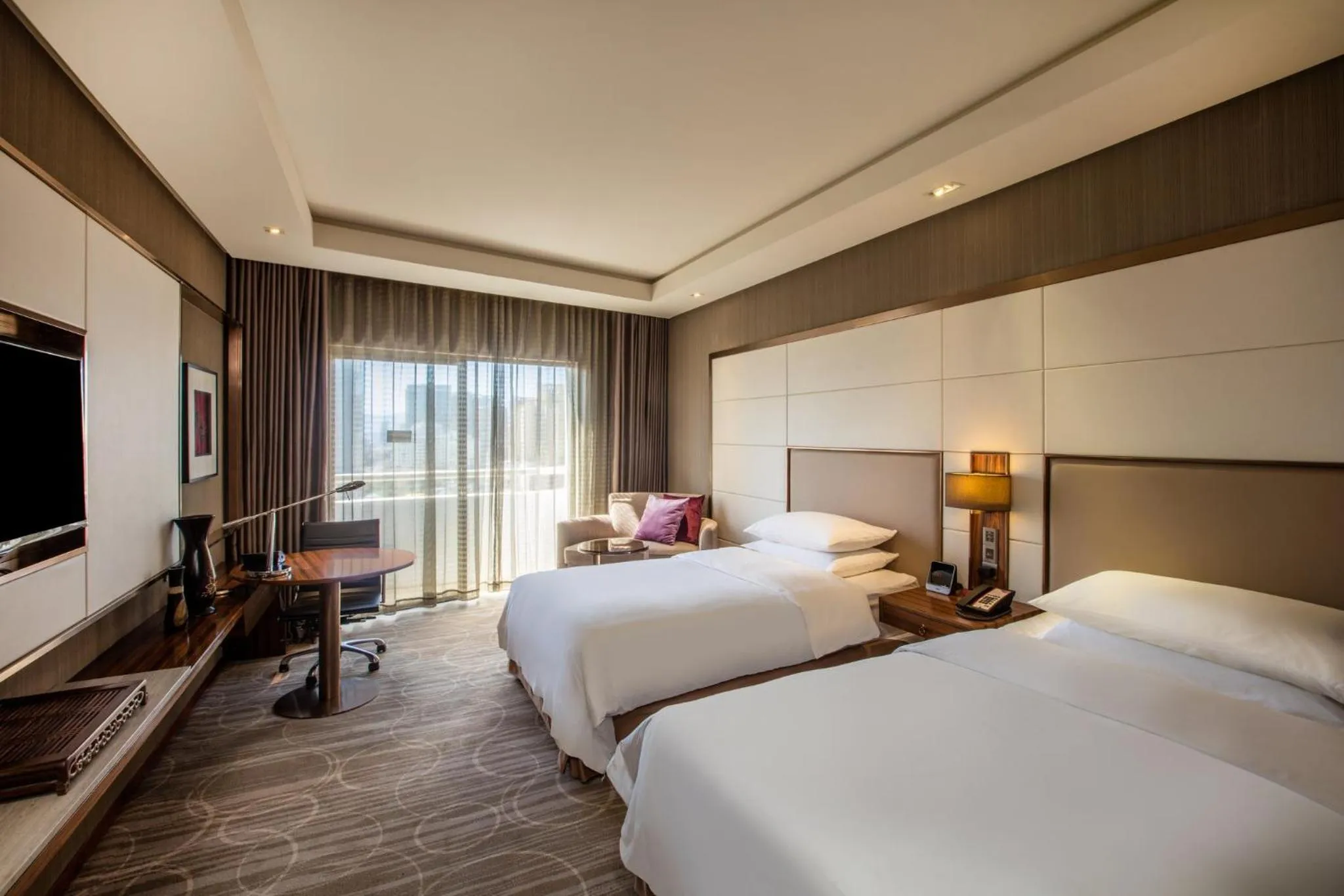 Photo of the whole room, Bed in Crowne Plaza Kunming City Centre by IHG