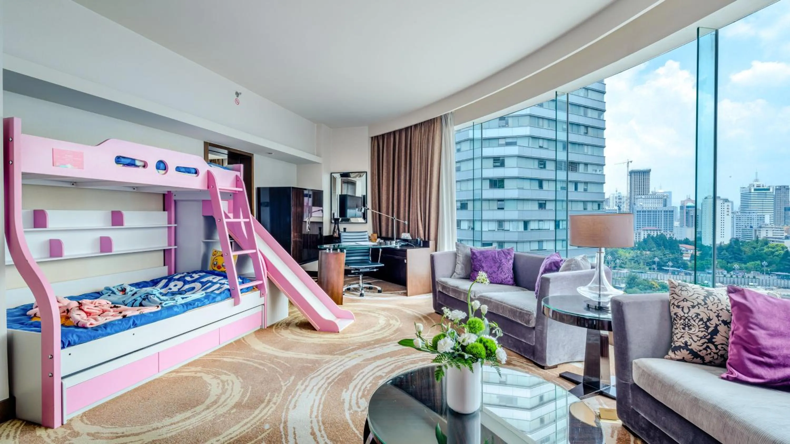 Photo of the whole room, Bed in Crowne Plaza Kunming City Centre by IHG