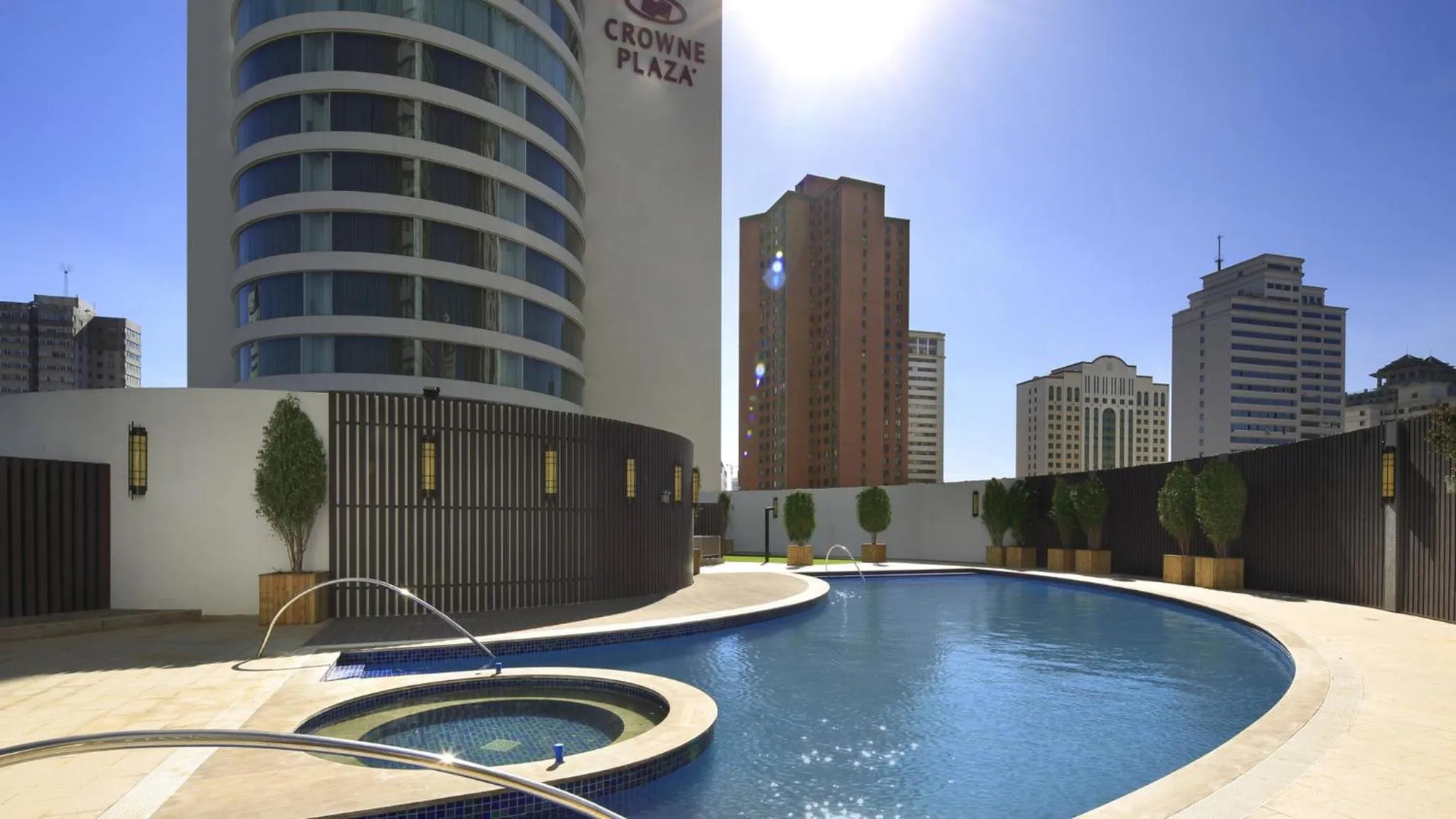 Swimming pool in Crowne Plaza Kunming City Centre by IHG