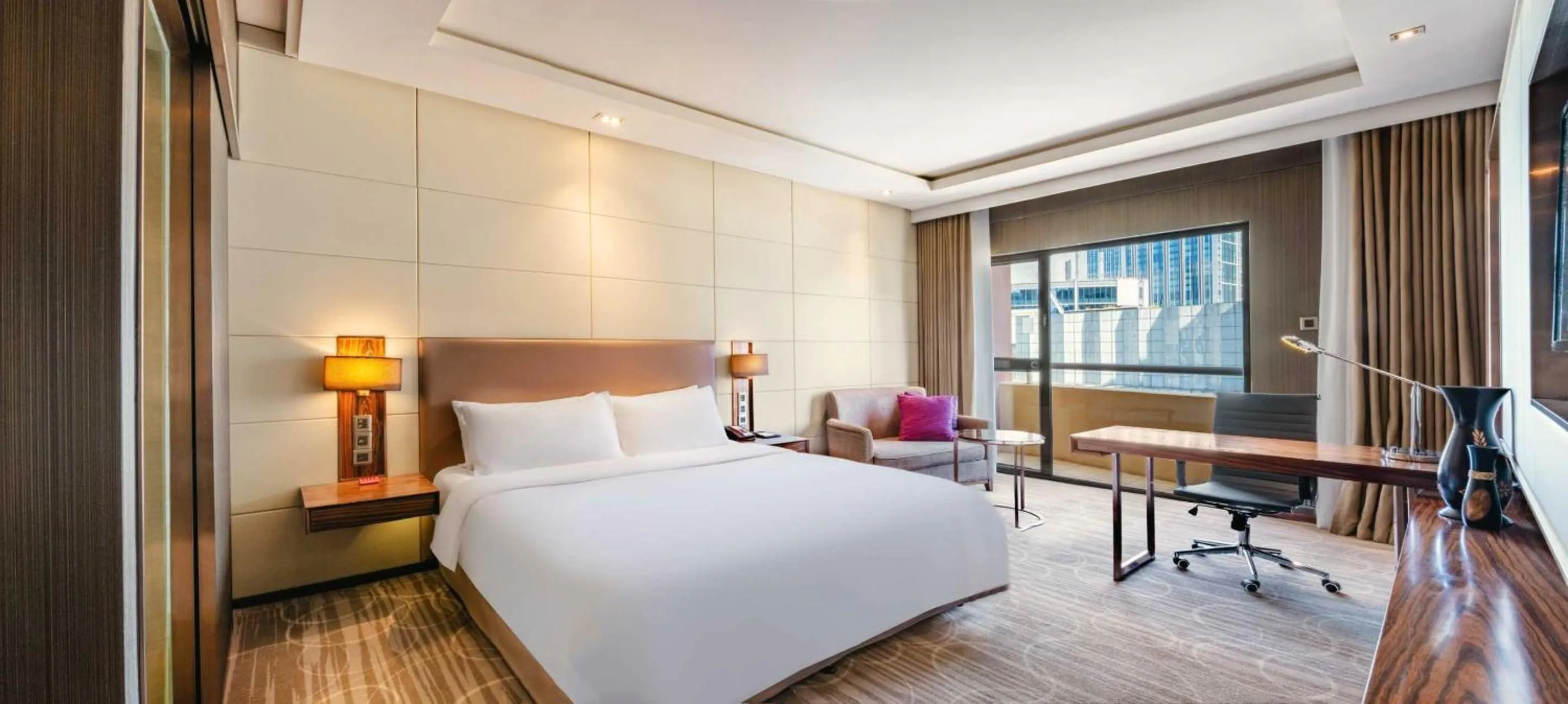 Photo of the whole room, Bed in Crowne Plaza Kunming City Centre by IHG